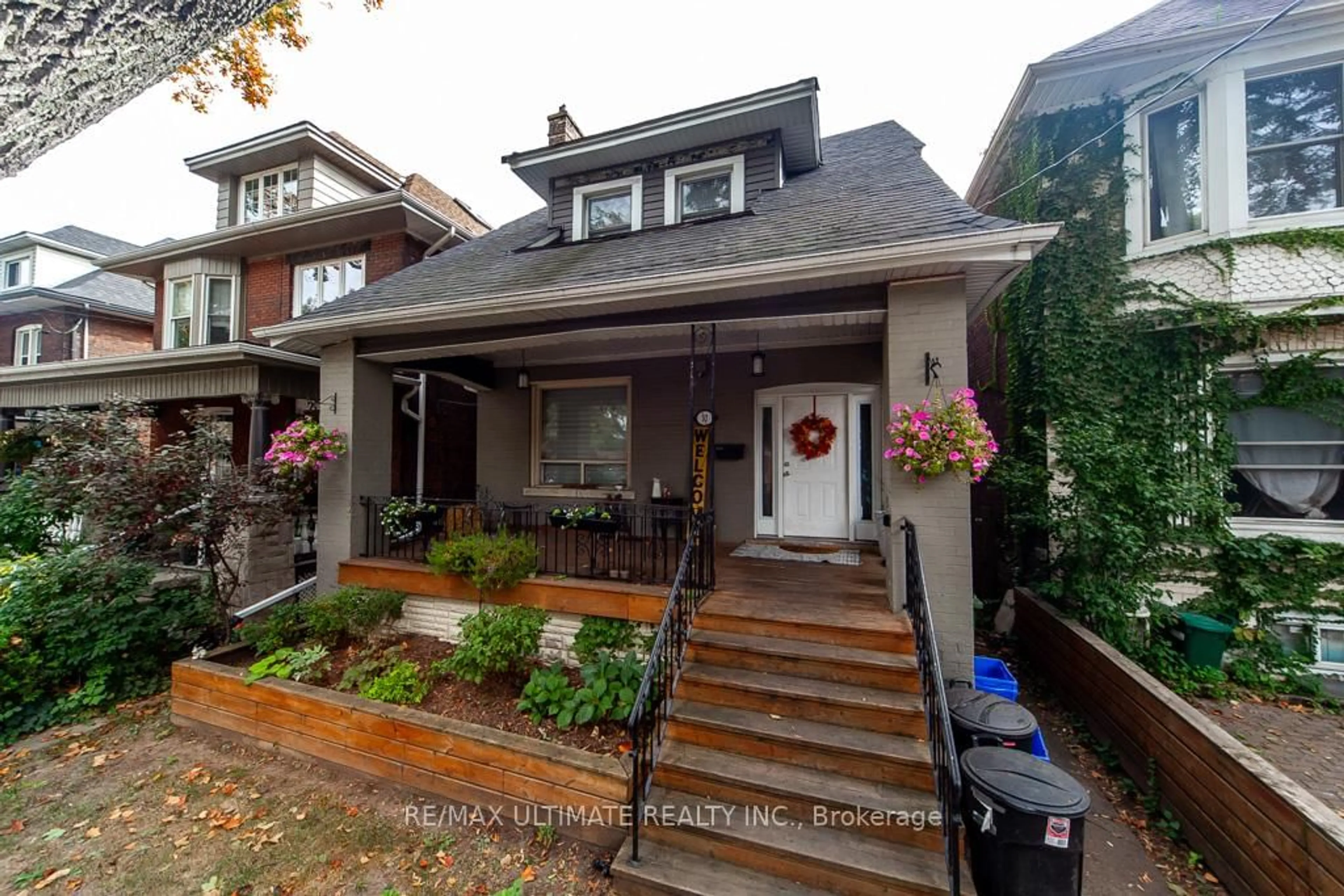 Home with brick exterior material, street for 17 Fairleigh Ave, Hamilton Ontario L8M 2K1
