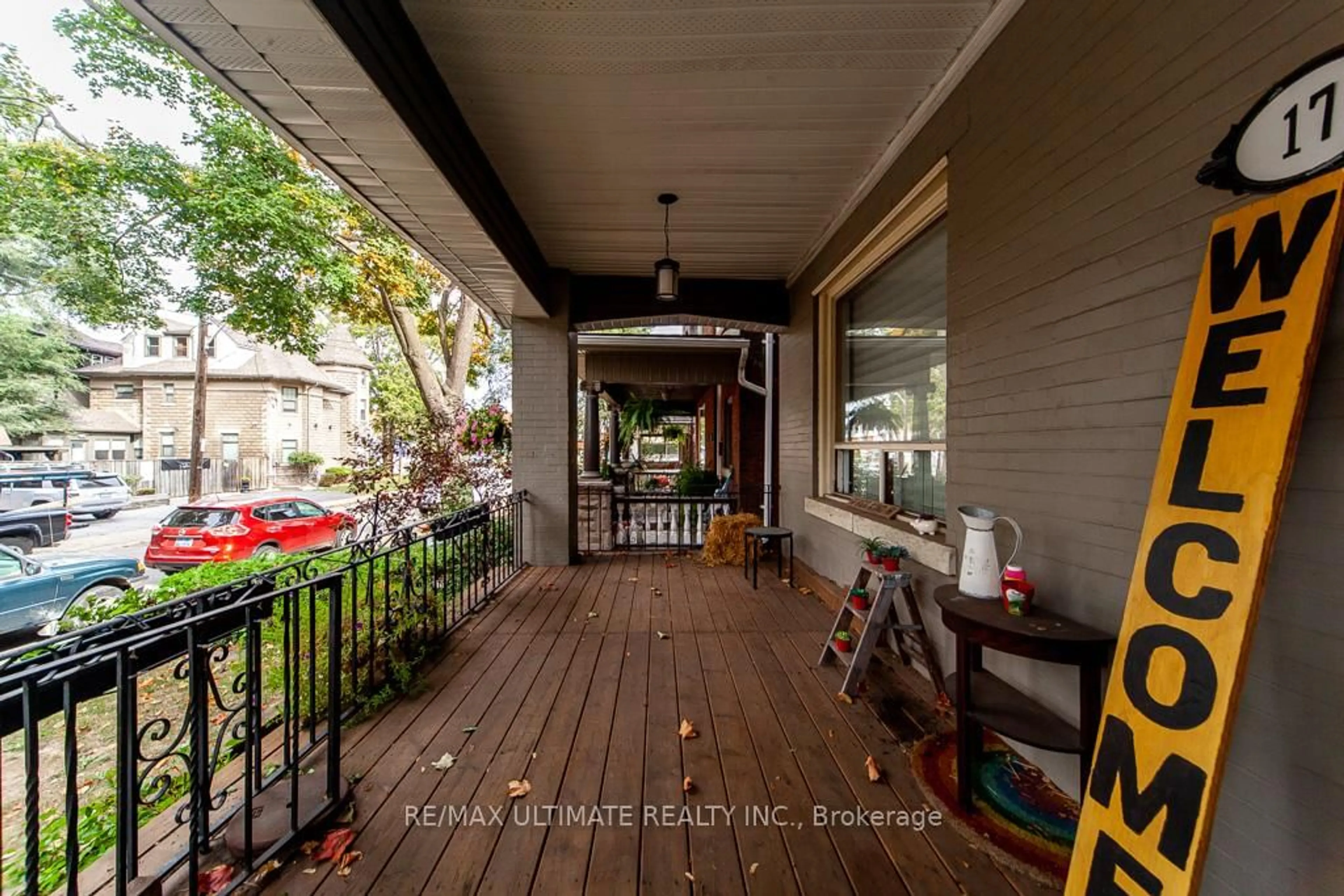 Patio, street for 17 Fairleigh Ave, Hamilton Ontario L8M 2K1