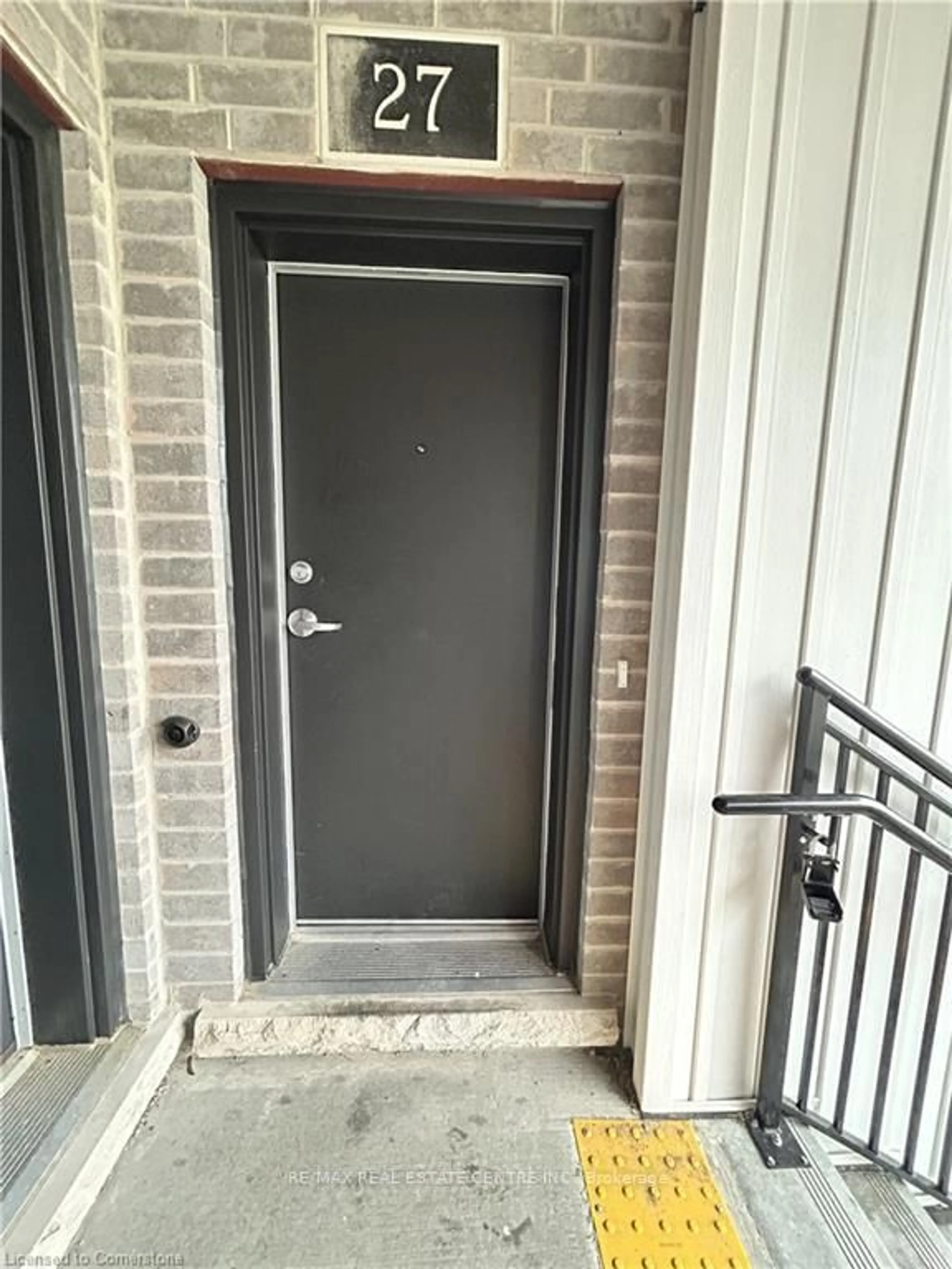 Indoor entryway for 405 Myers Rd #27, Cambridge Ontario N1R 6X7