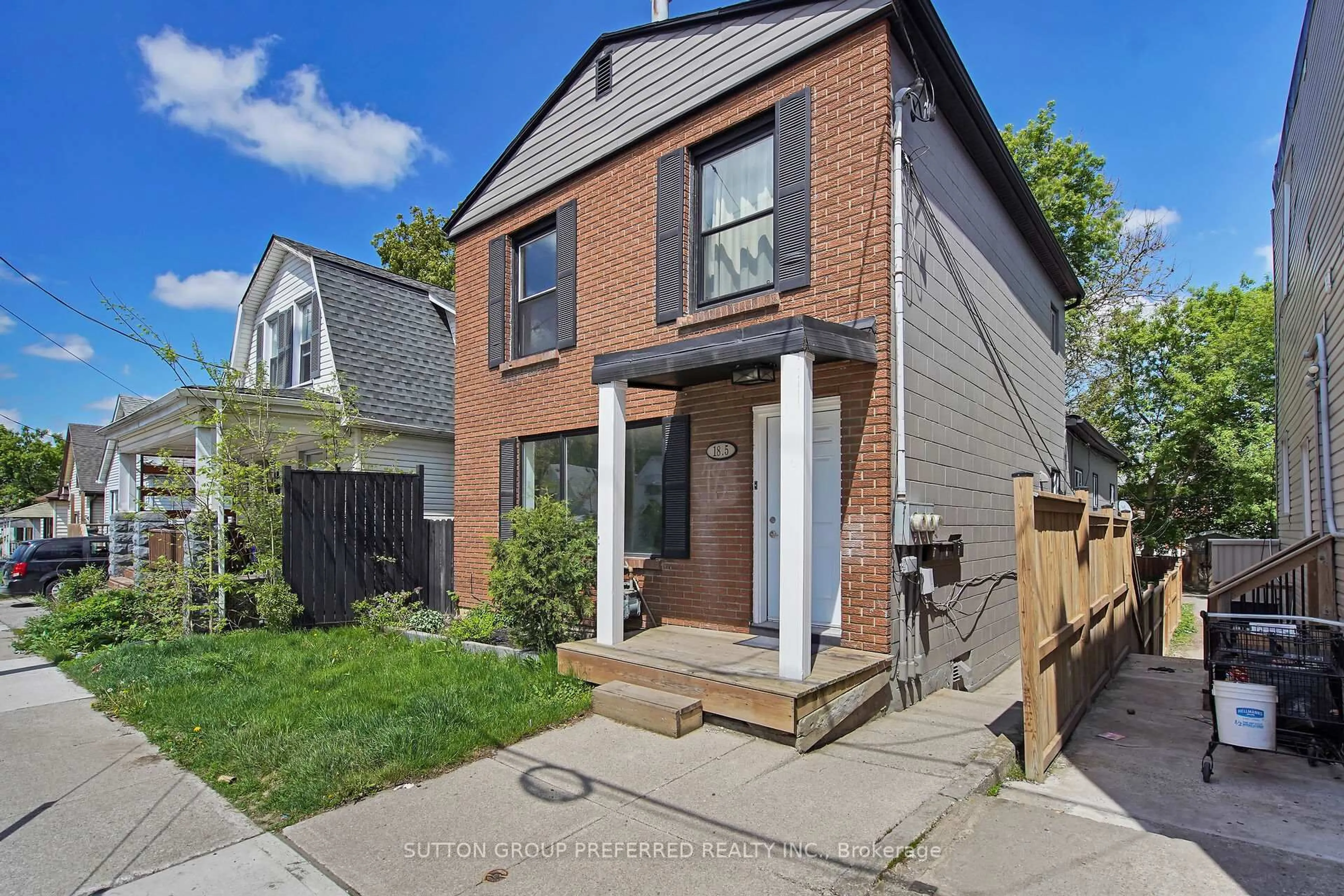 Home with brick exterior material, street for 18.5 Adelaide St, London South Ontario N5Z 3J8