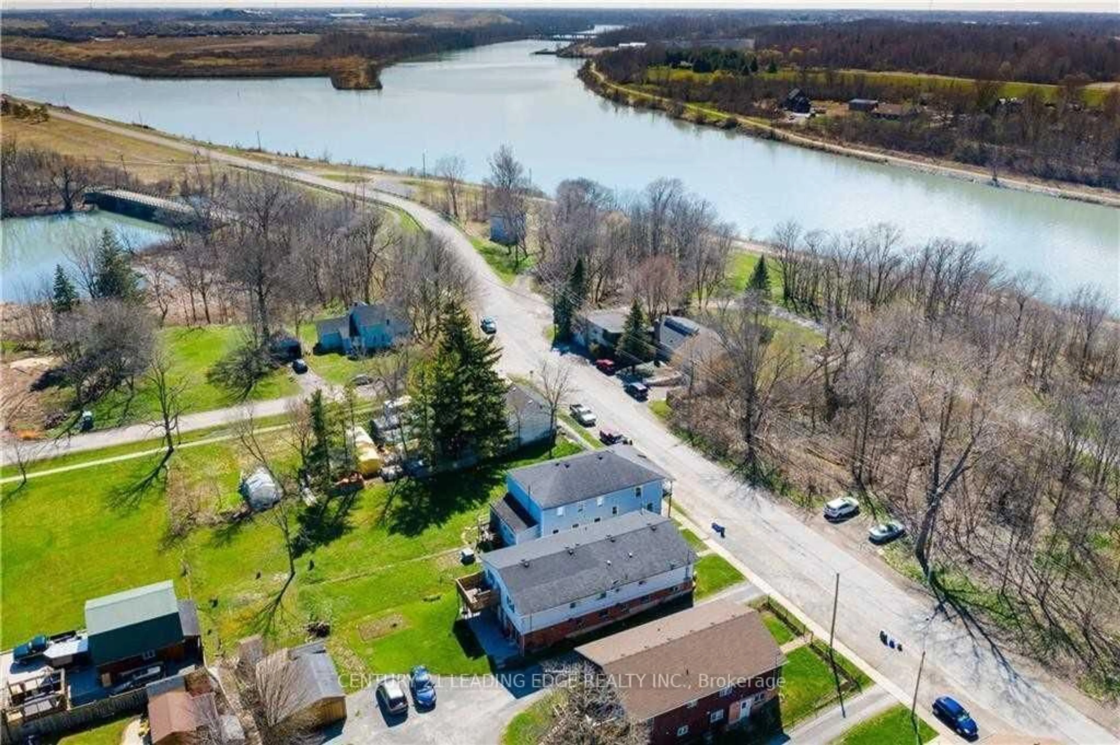 A pic from outside/outdoor area/front of a property/back of a property/a pic from drone, water/lake/river/ocean view for 36 River St, Thorold Ontario L0S 1K0