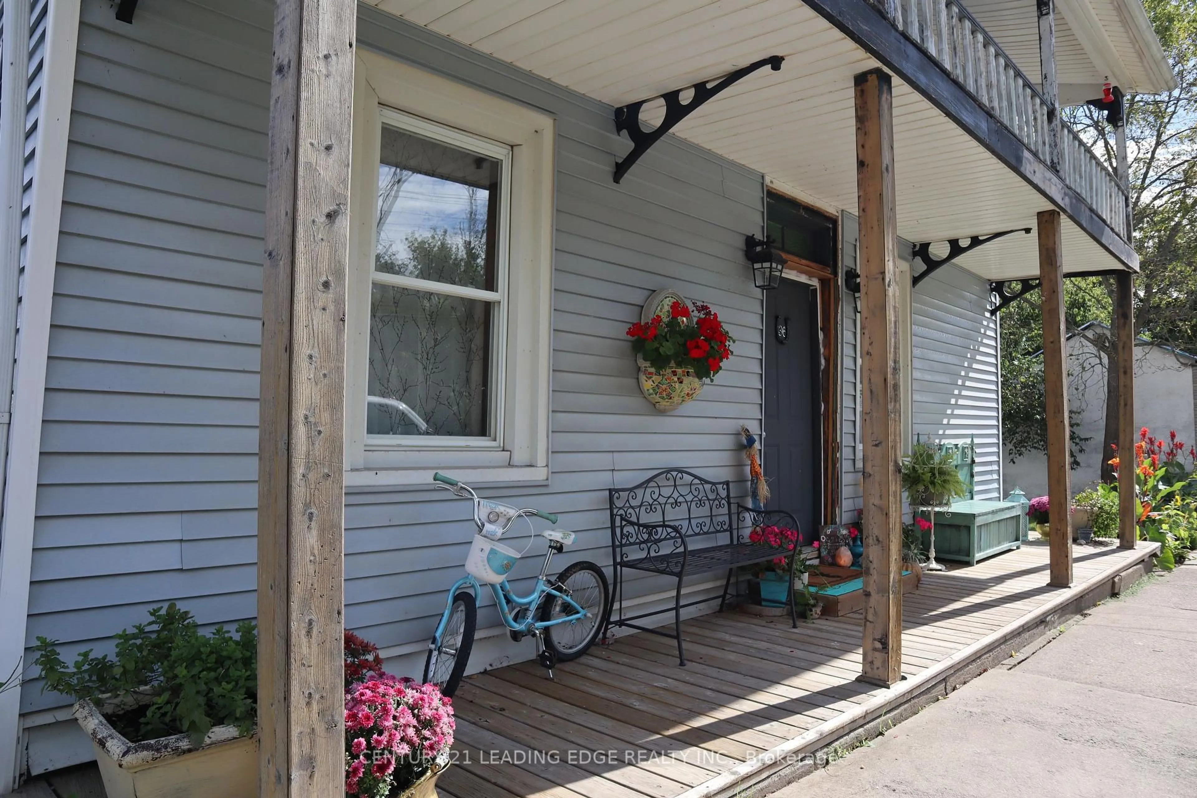 Patio, street for 36 River St, Thorold Ontario L0S 1K0