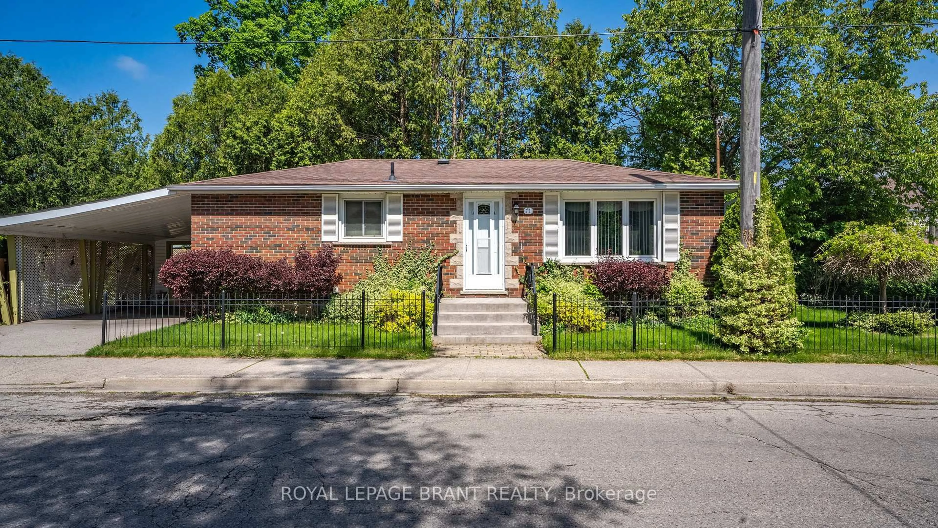 Home with brick exterior material, street for 71 Brunswick St, Brantford Ontario N3T 1G3