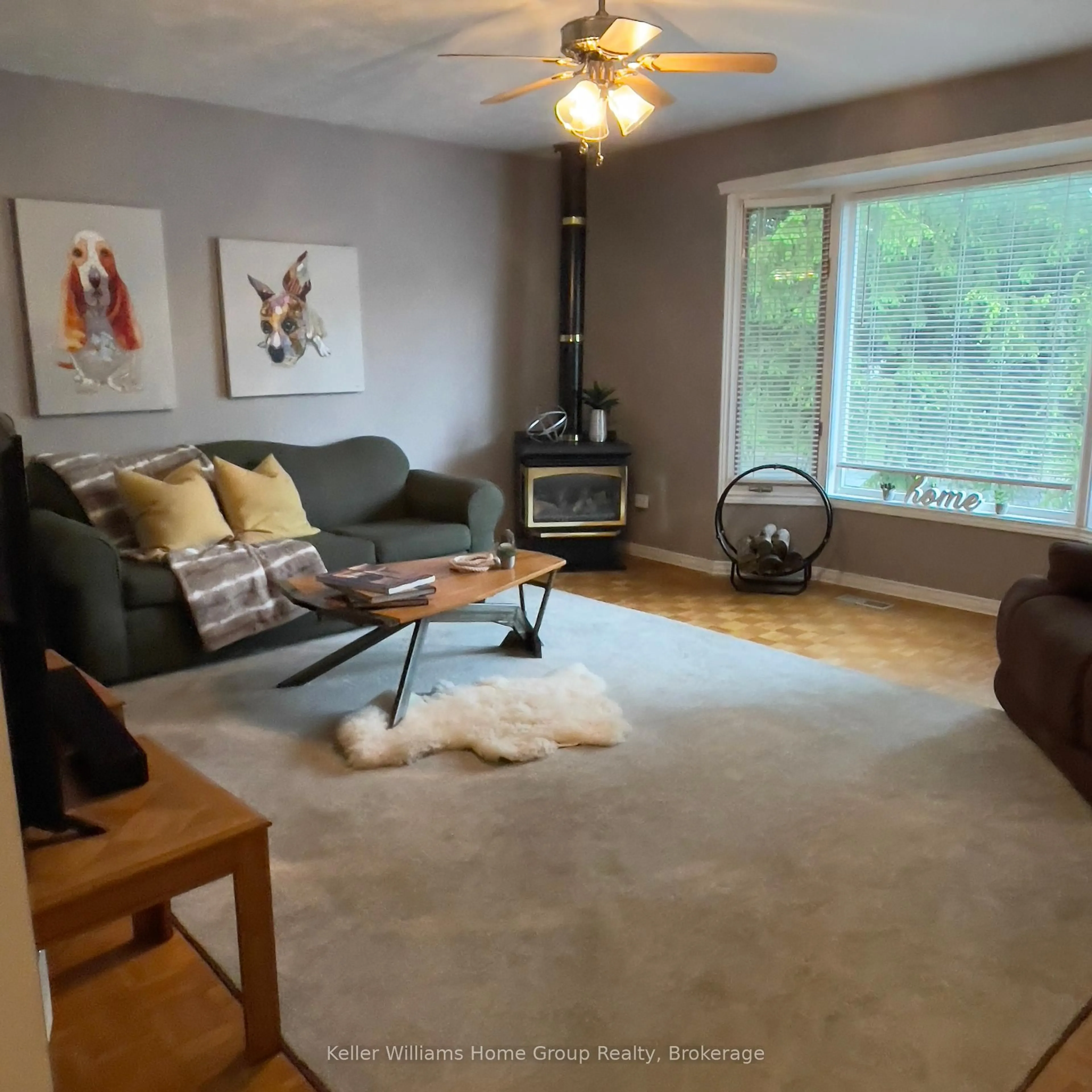 Living room with furniture, wood/laminate floor for 4 Market St, Kitchener Ontario N2K 1H2