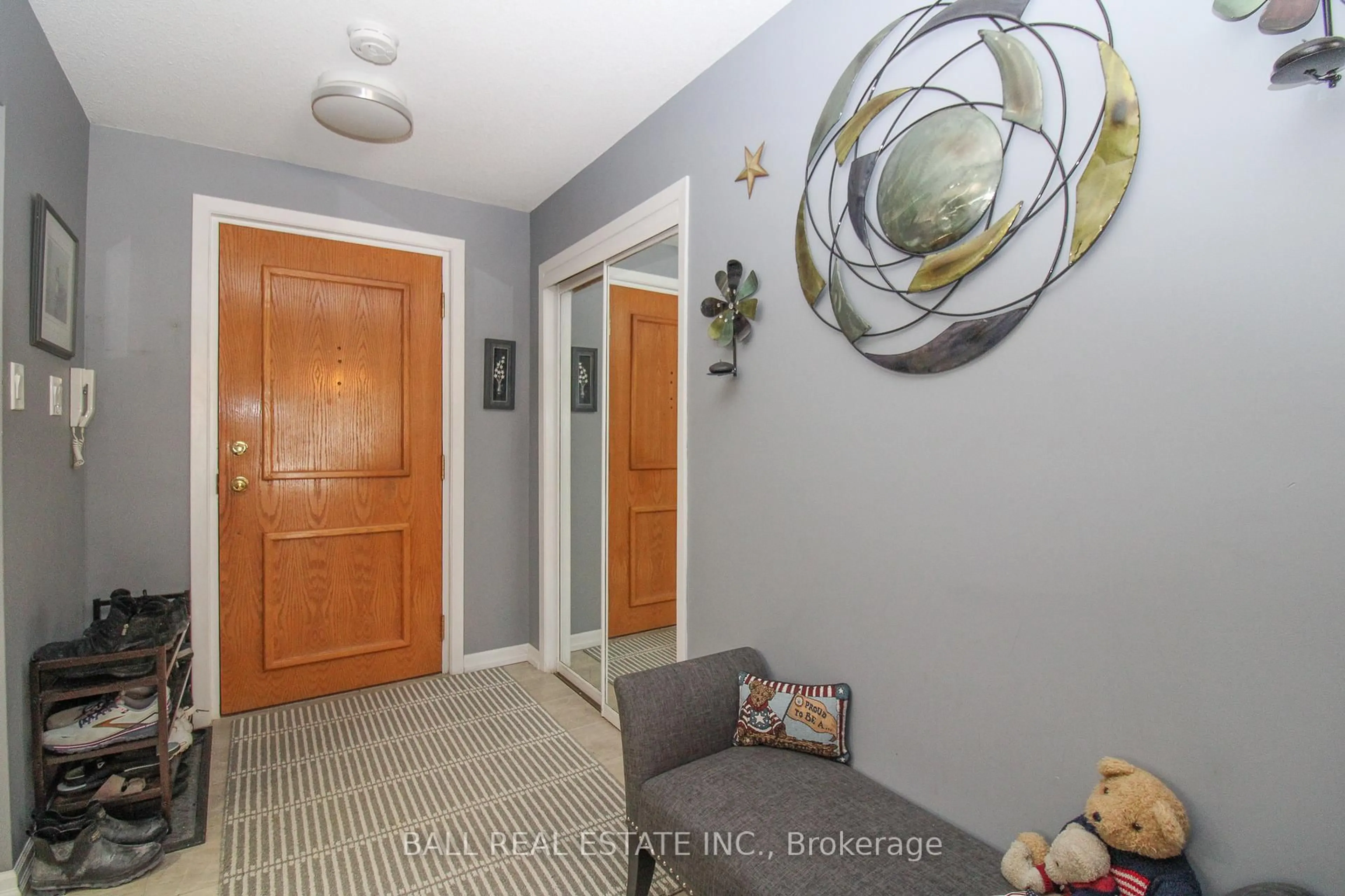Indoor entryway for 3 Paddock Wood ##2, Peterborough East Ontario K9H 7H2