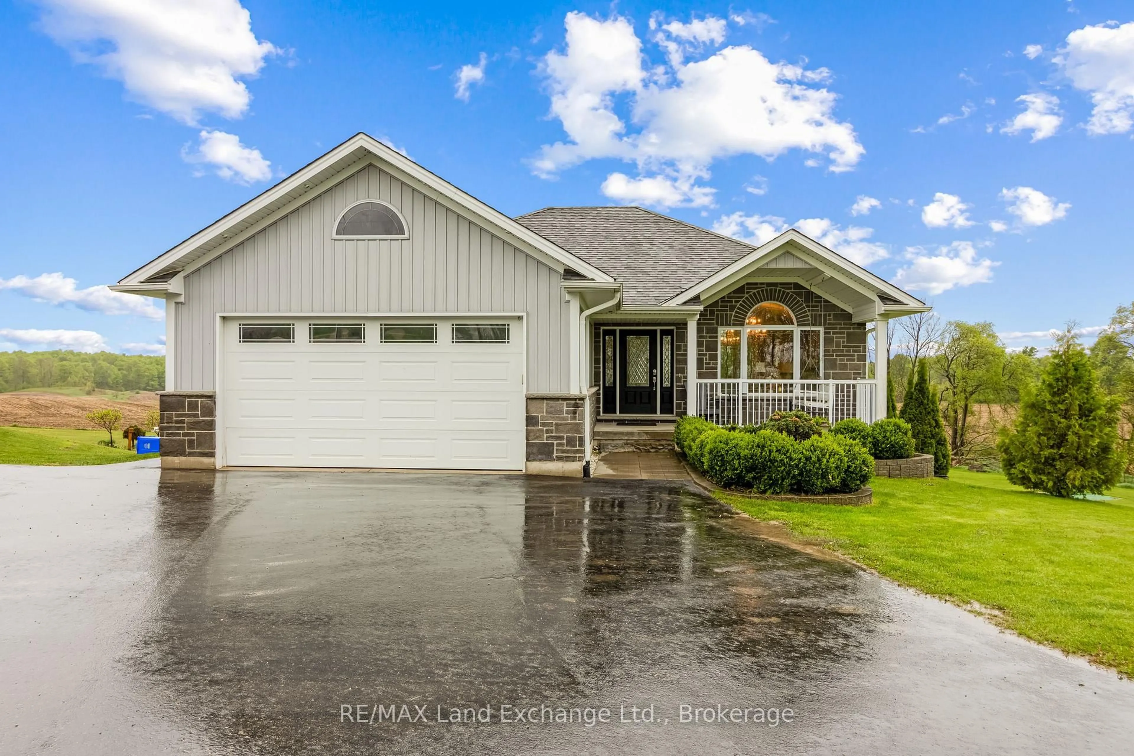 Home with vinyl exterior material, water/lake/river/ocean view for 343850 North Line, West Grey Ontario N0C 1K0
