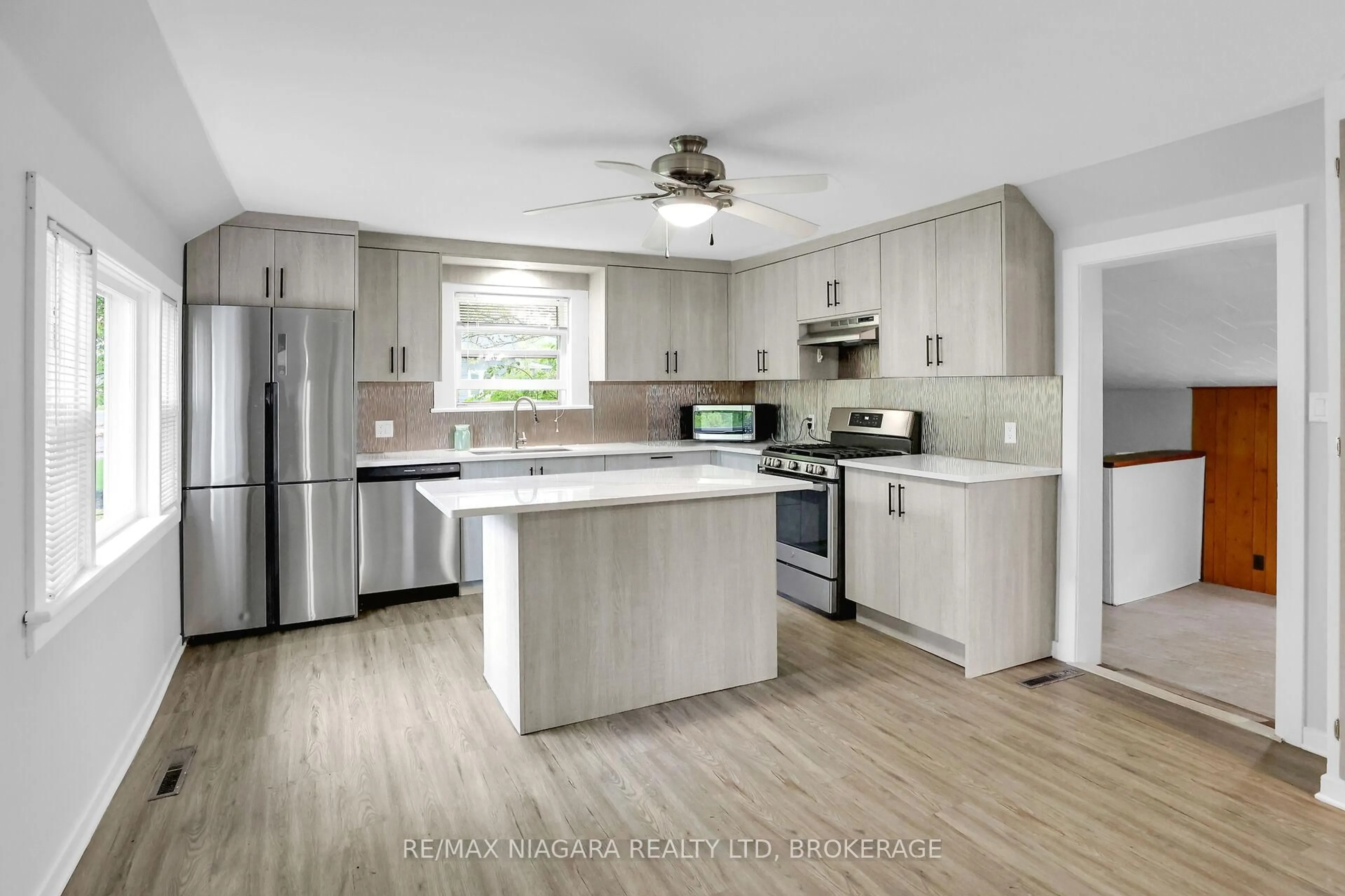 Open concept kitchen, unknown for 3877 West Main St, Fort Erie Ontario L0S 1S0