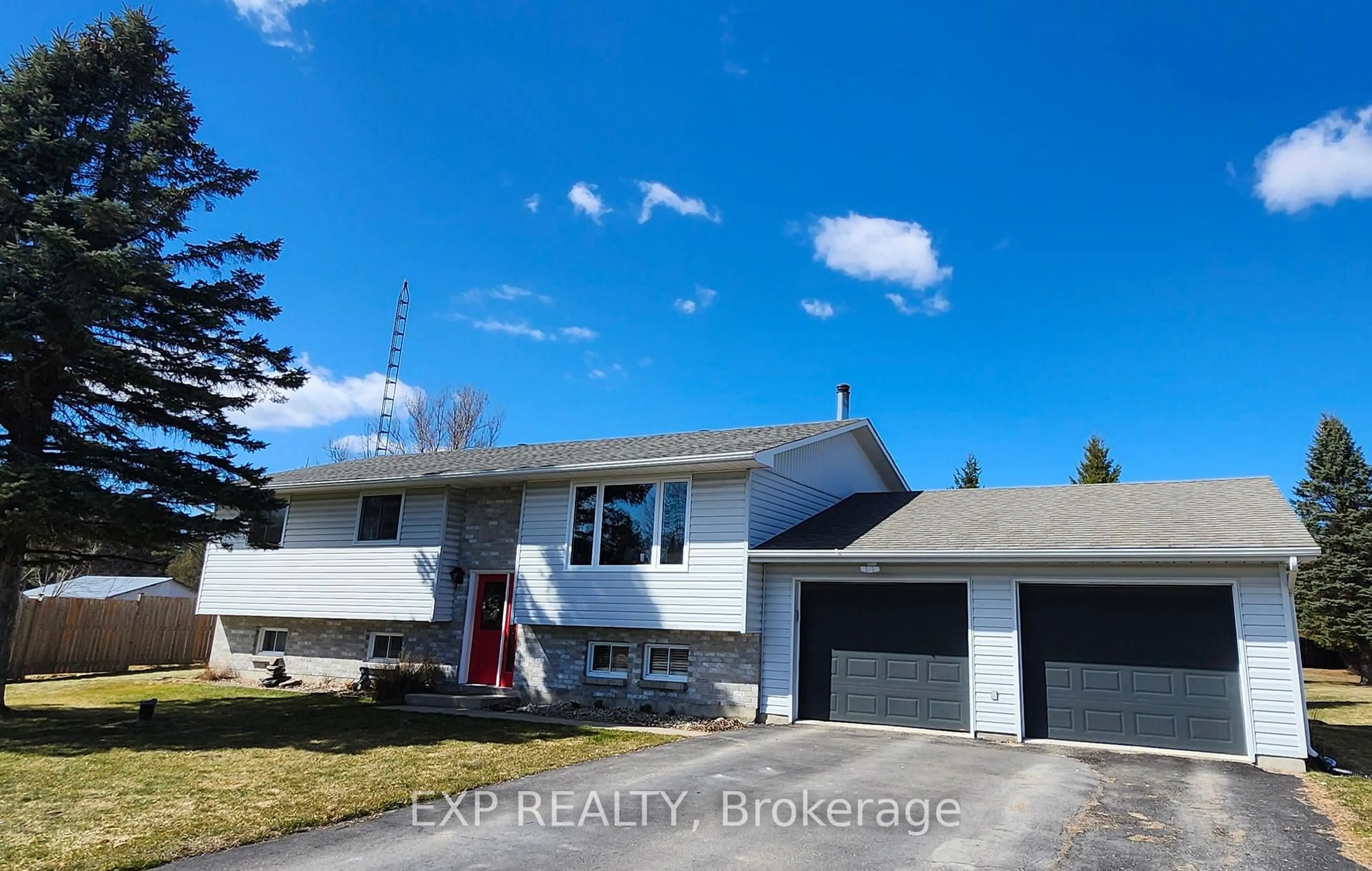 A pic from outside/outdoor area/front of a property/back of a property/a pic from drone, street for 4020 Glen Smail Rd, Augusta Ontario K0E 1T0