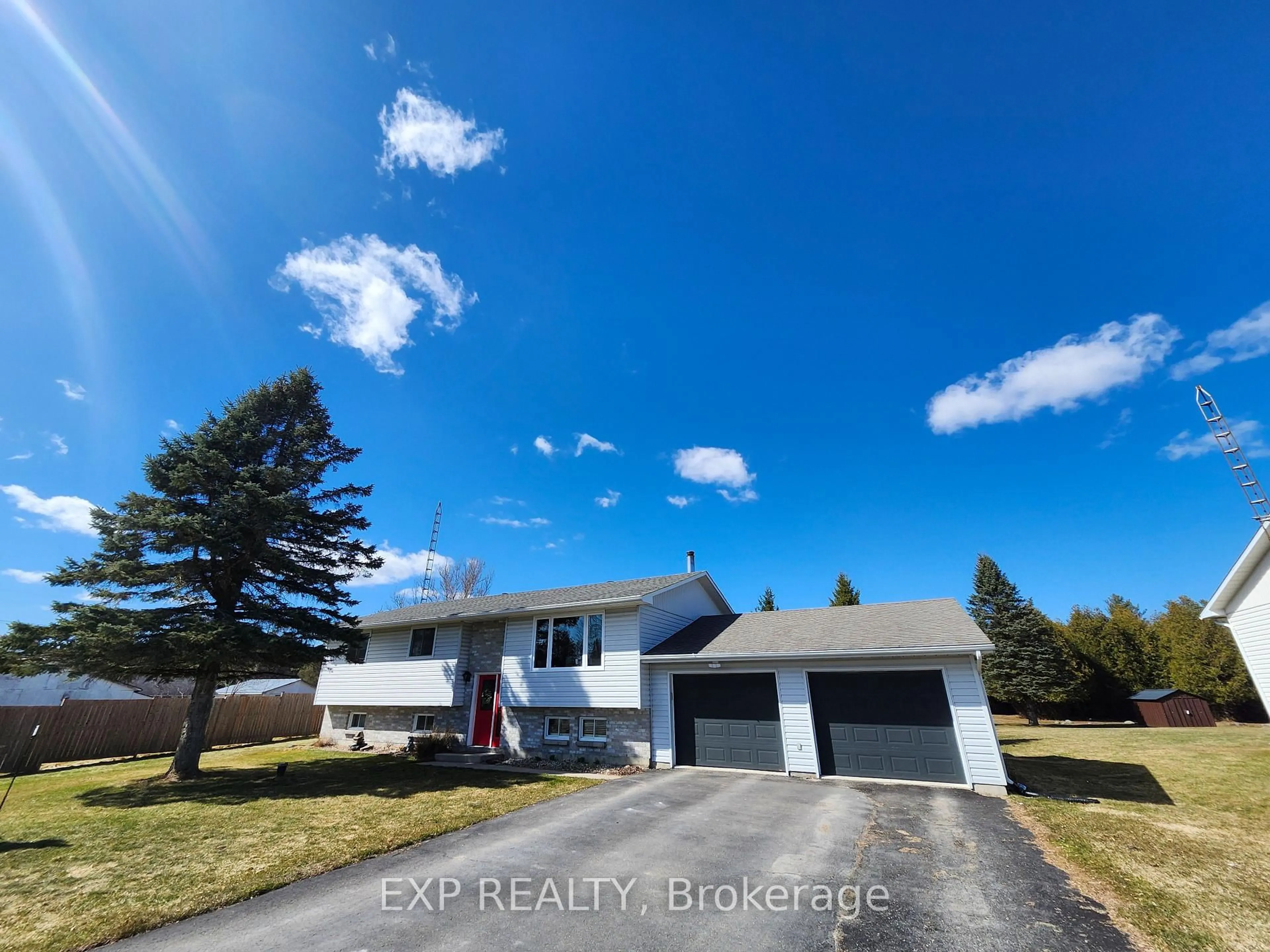 A pic from outside/outdoor area/front of a property/back of a property/a pic from drone, street for 4020 Glen Smail Rd, Augusta Ontario K0E 1T0
