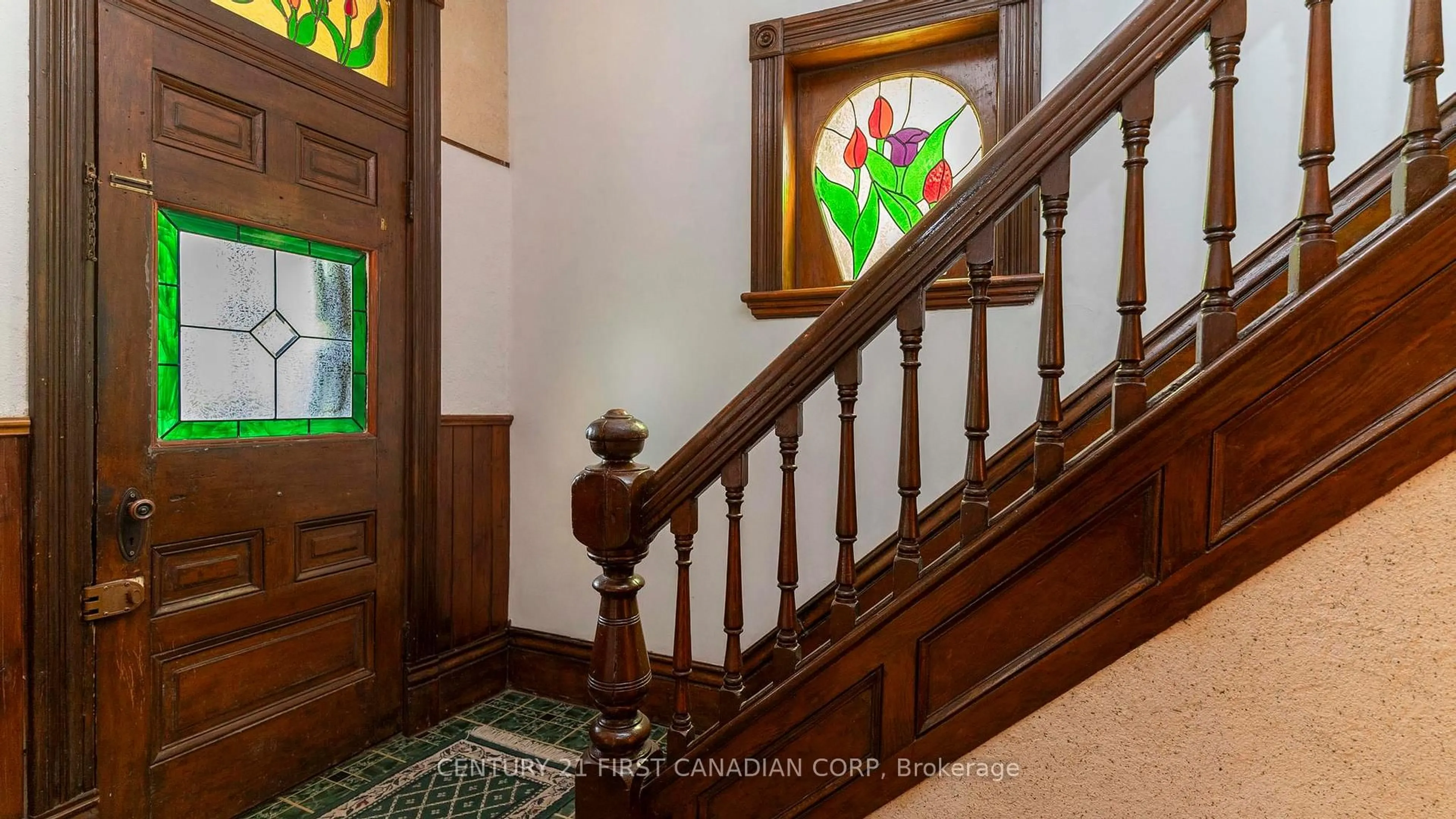 Indoor foyer for 181 Wildwood Ave, London South Ontario N6J 1B1