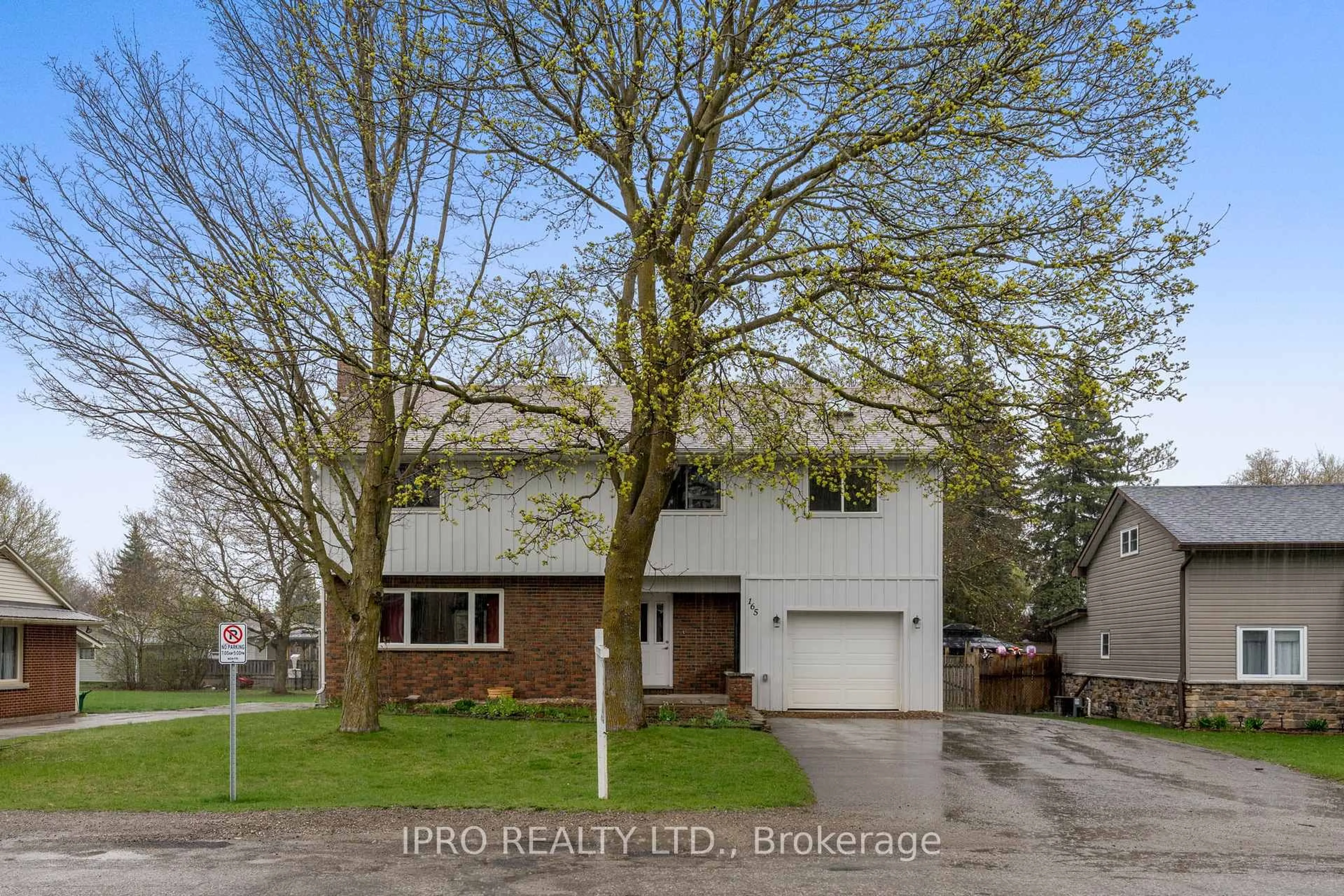 Unknown for 165 Daniel St, Erin Ontario N0B 1T0