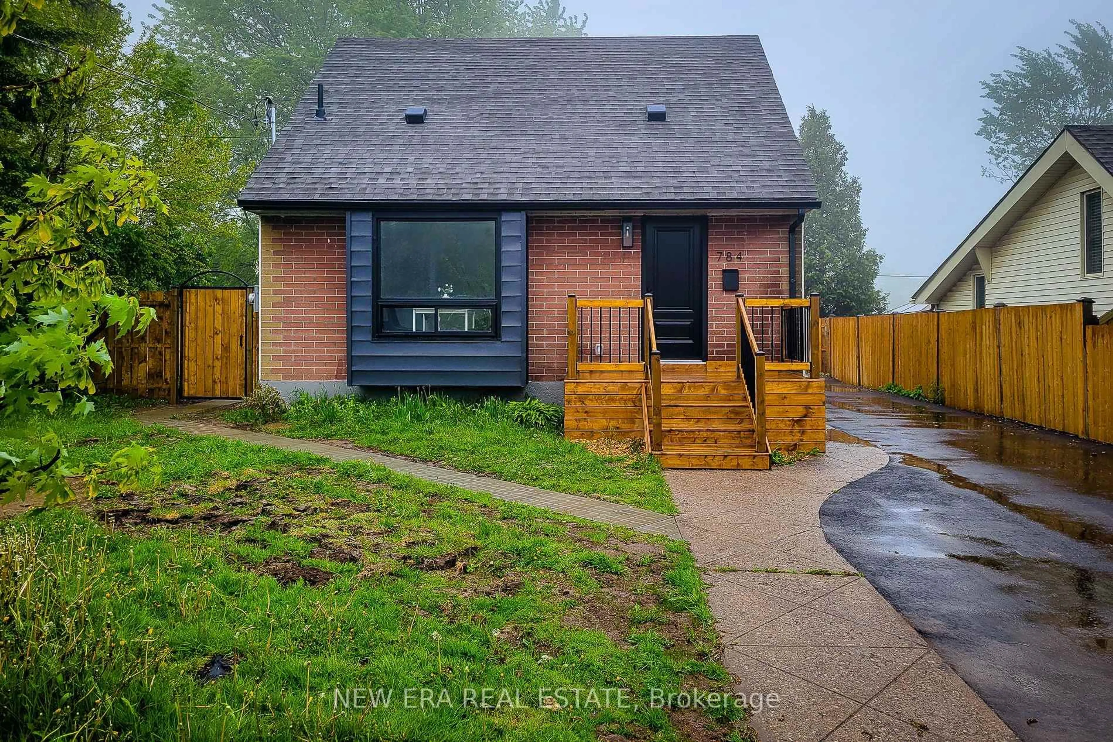 Home with brick exterior material, street for 784 Upper Gage Ave, Hamilton Ontario L8V 4K4