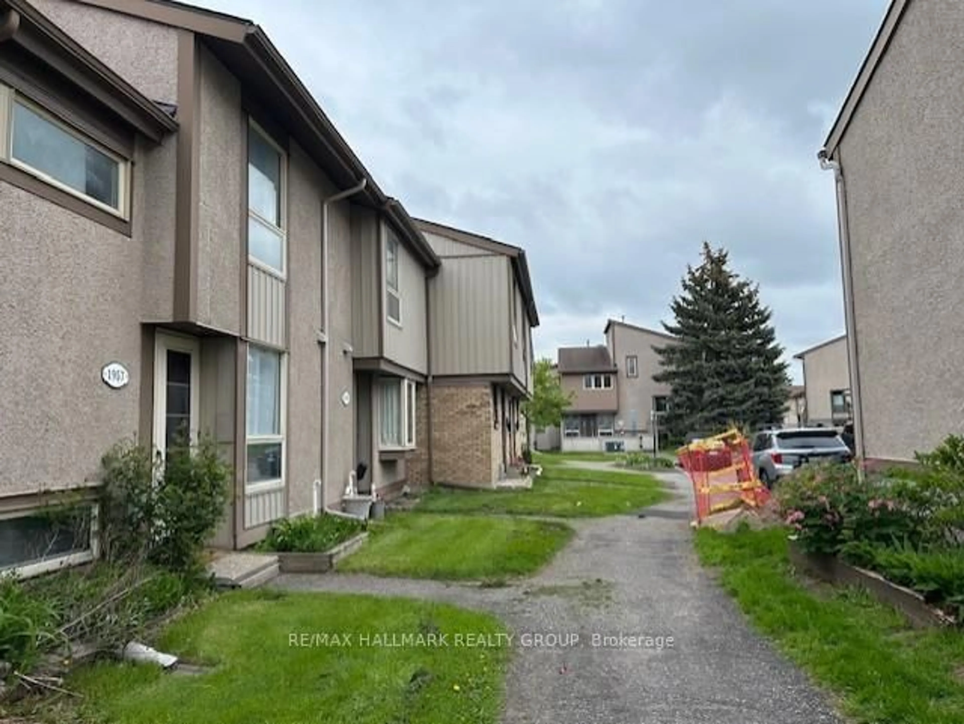 Unknown for 1957 Stonehenge Cres #73, Ottawa Ontario K1B 4N7