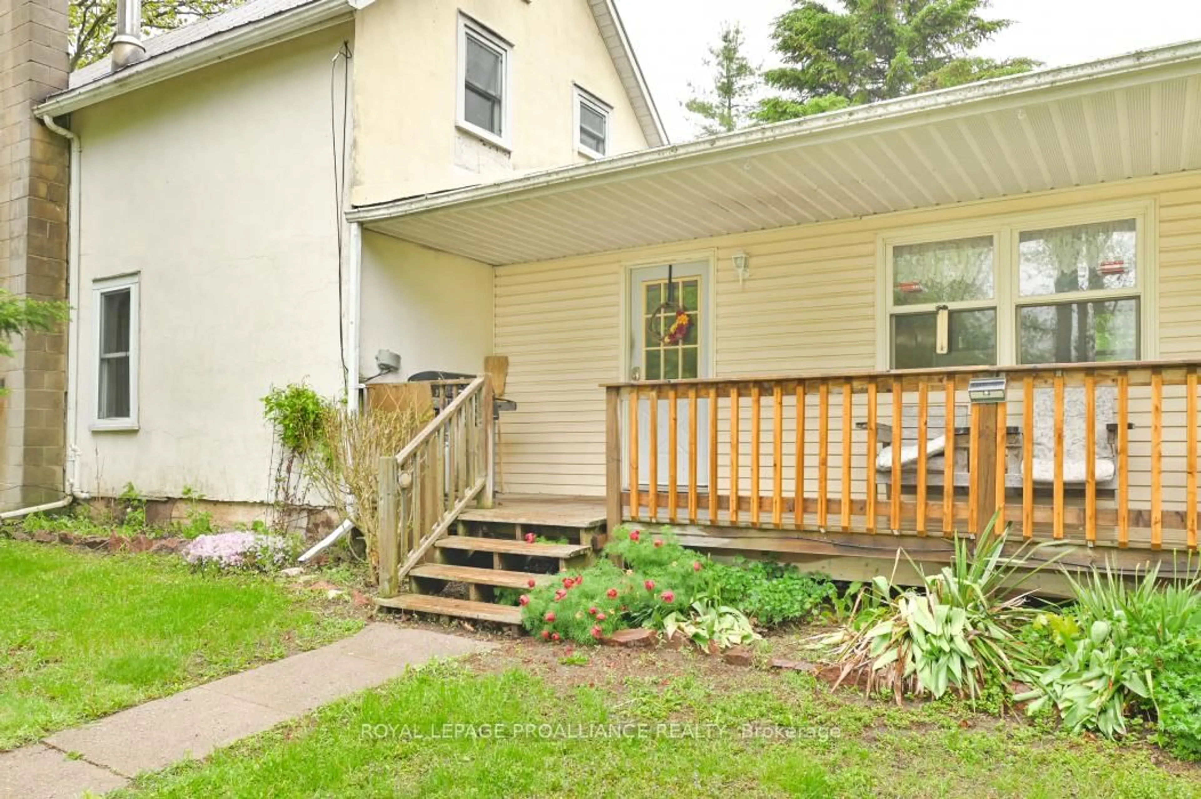 Patio, street for 3 Louisa St, Tweed Ontario K0K 3J0