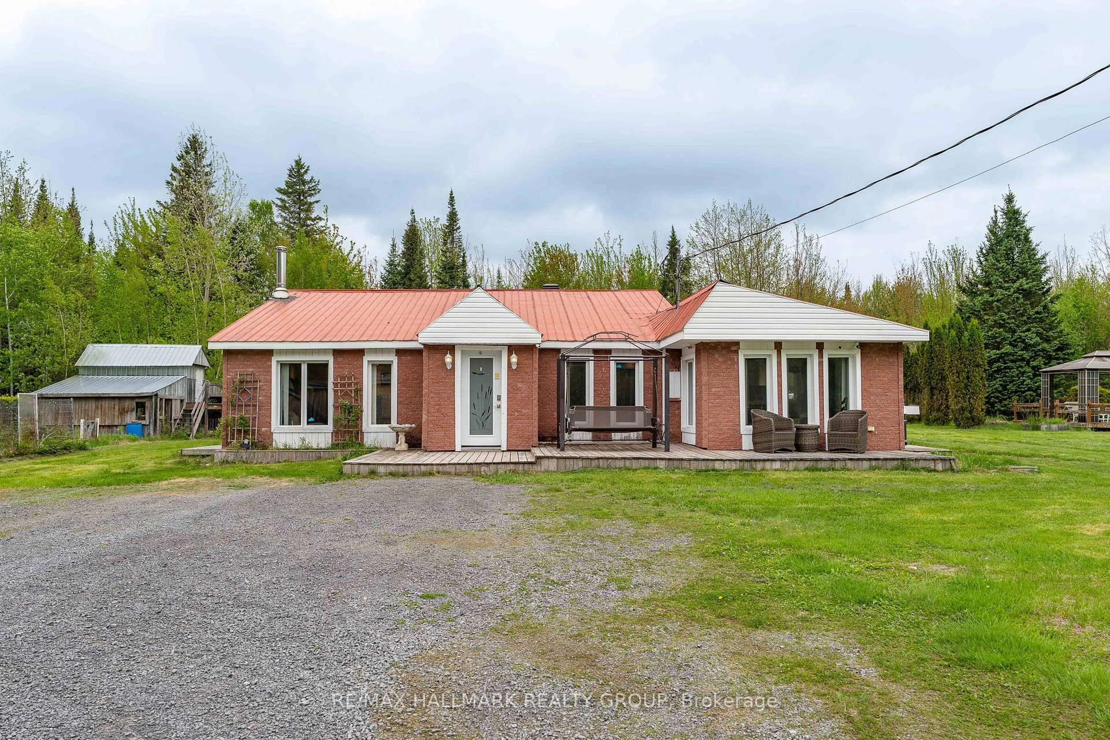 A pic from outside/outdoor area/front of a property/back of a property/a pic from drone, building for 5786 County Rd 17 Rd, Alfred and Plantagenet Ontario K0B 1L0