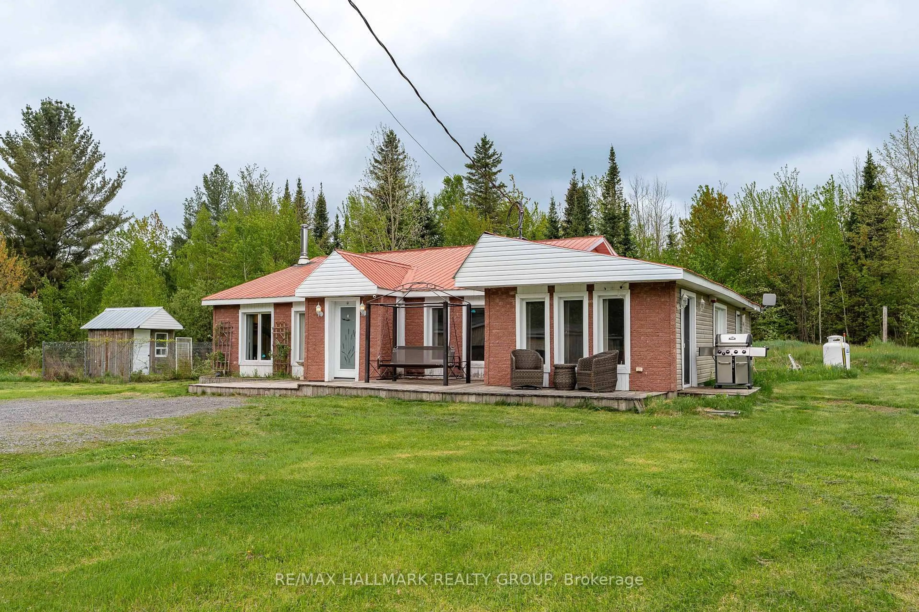 A pic from outside/outdoor area/front of a property/back of a property/a pic from drone, building for 5786 County Rd 17 Rd, Alfred and Plantagenet Ontario K0B 1L0