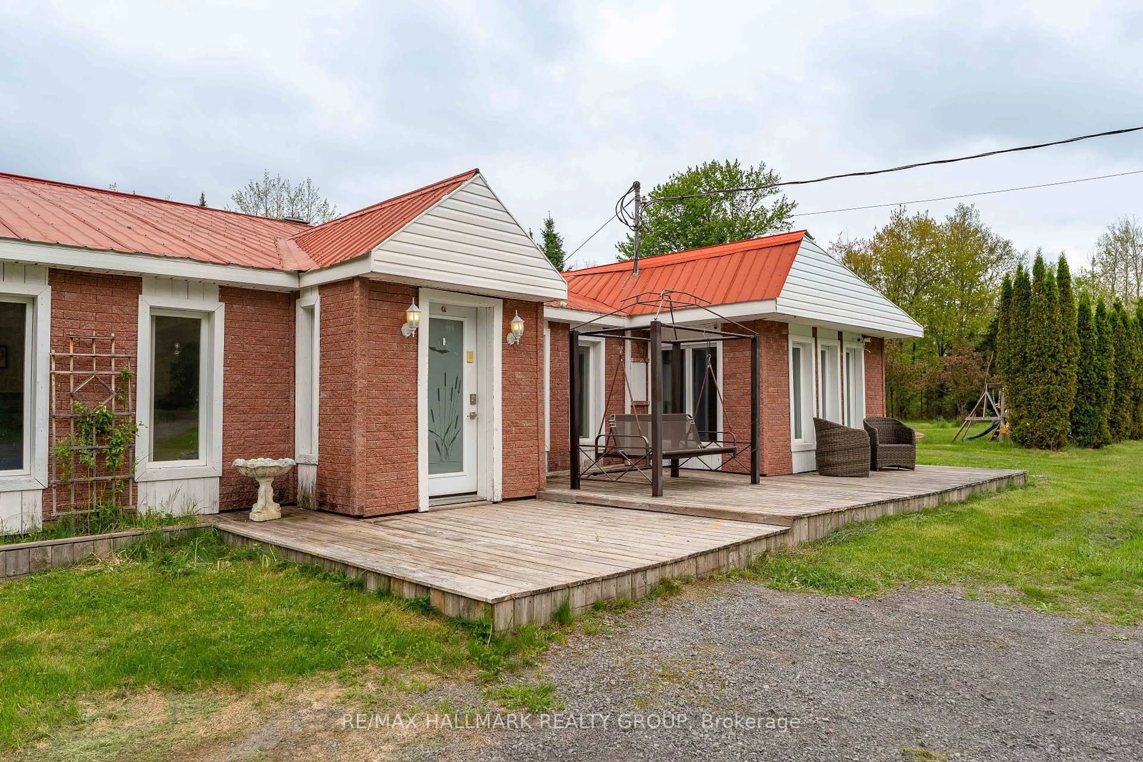 A pic from outside/outdoor area/front of a property/back of a property/a pic from drone, building for 5786 County Rd 17 Rd, Alfred and Plantagenet Ontario K0B 1L0