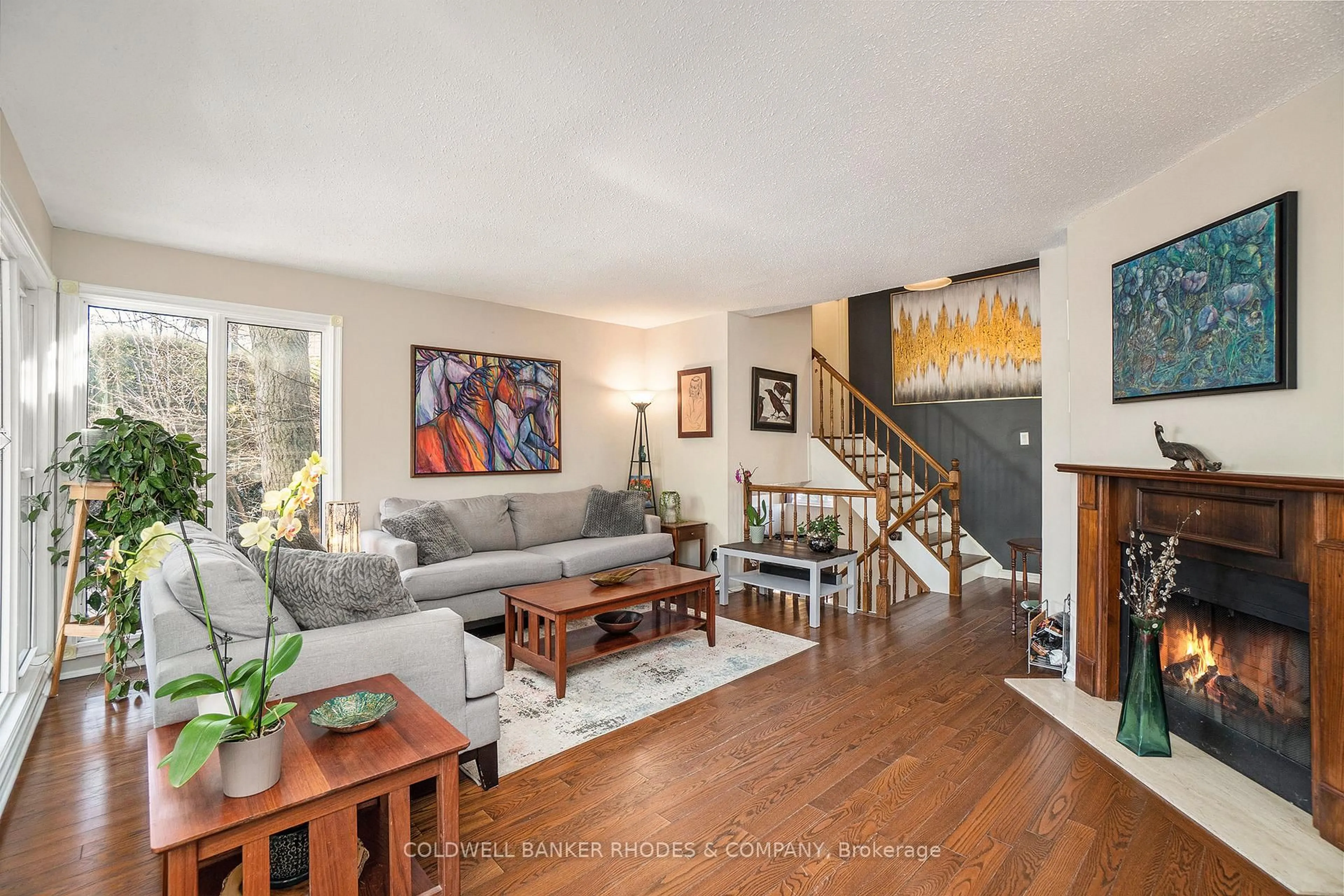 Living room with furniture, unknown for 19 Inuvik Cres, Ottawa Ontario K2L 1A1