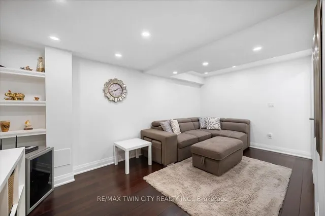 Additional property image - 51 Paulander Dr Unit 101
