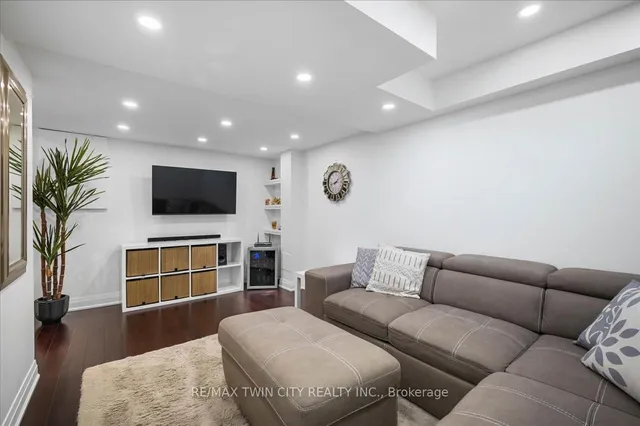 Additional property image - 51 Paulander Dr Unit 101