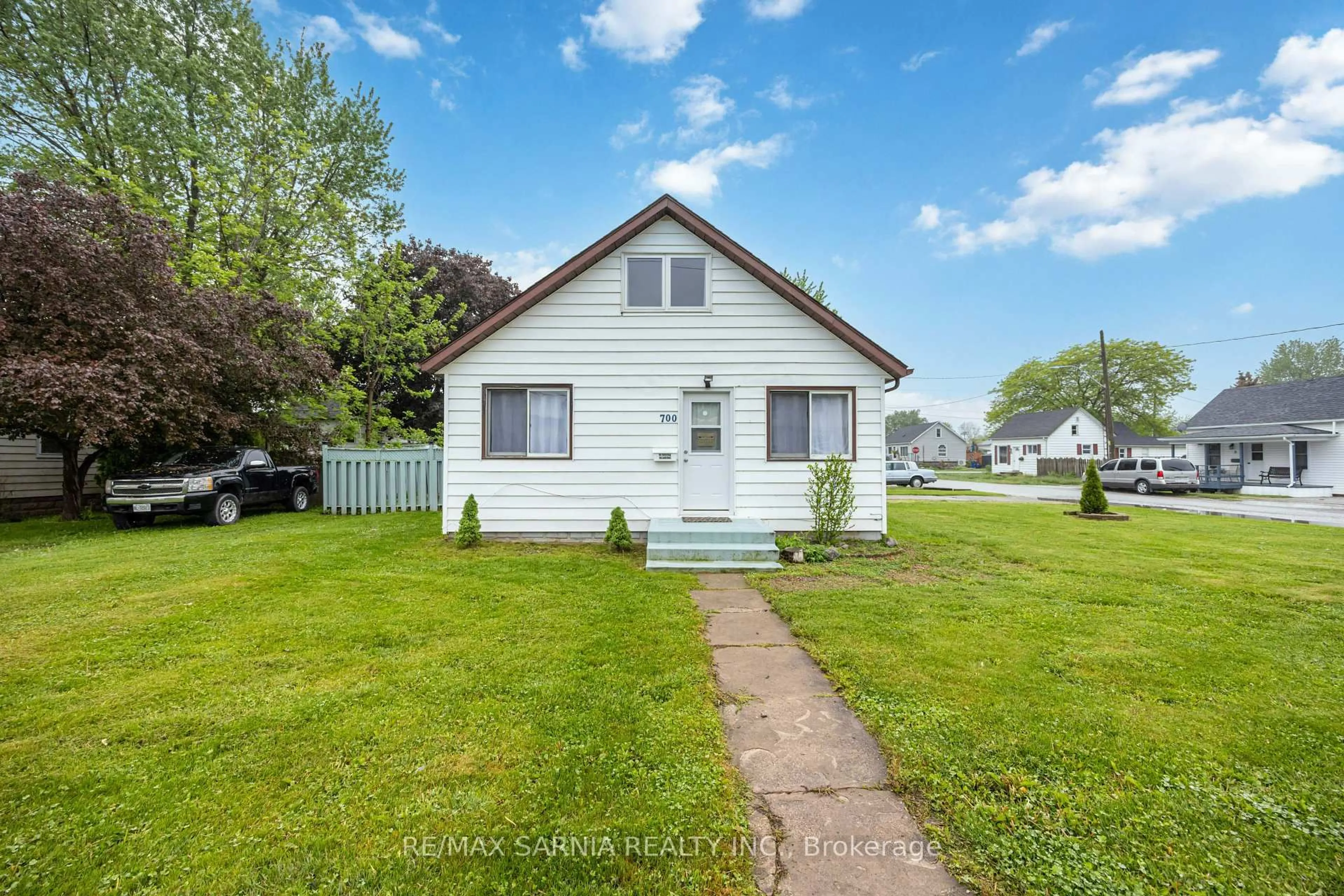 Unknown for 700 Wallace St, Chatham-Kent Ontario N8A 1K2