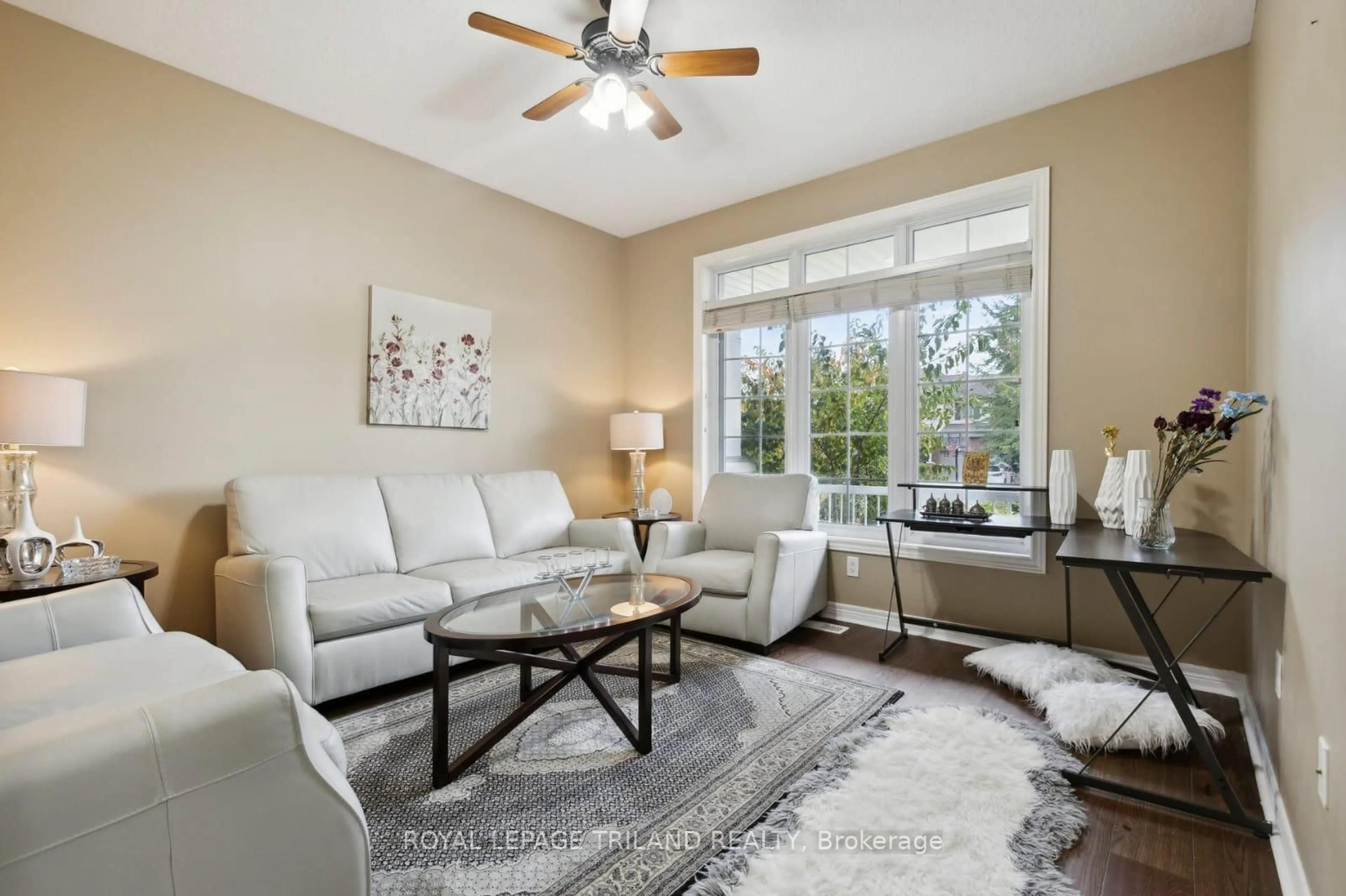 Living room with furniture, unknown for 161 Hayward Crt, Guelph/Eramosa Ontario N0B 2K0