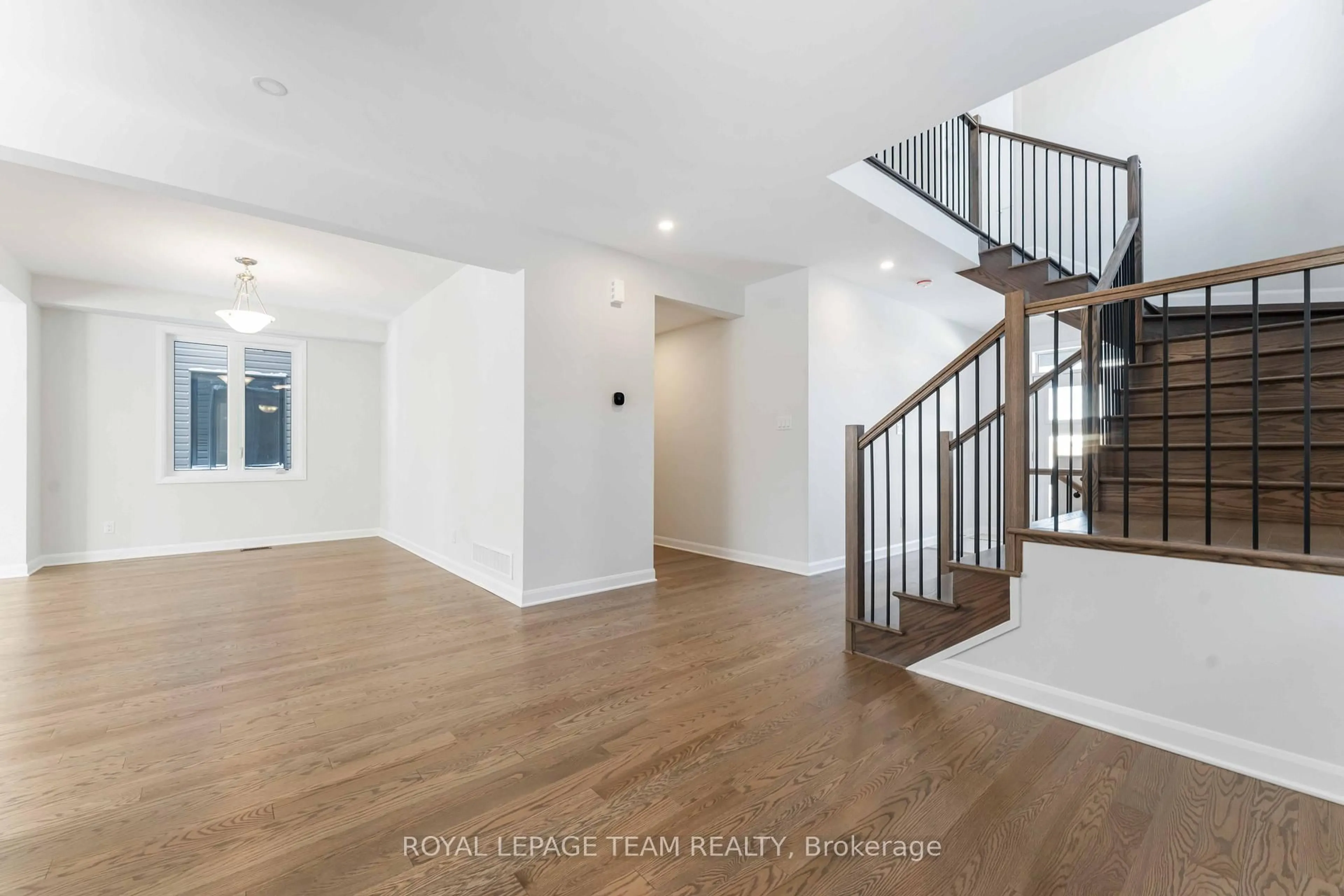 Unknown for 602 Glade Grve, Kanata Ontario K2V 0V1