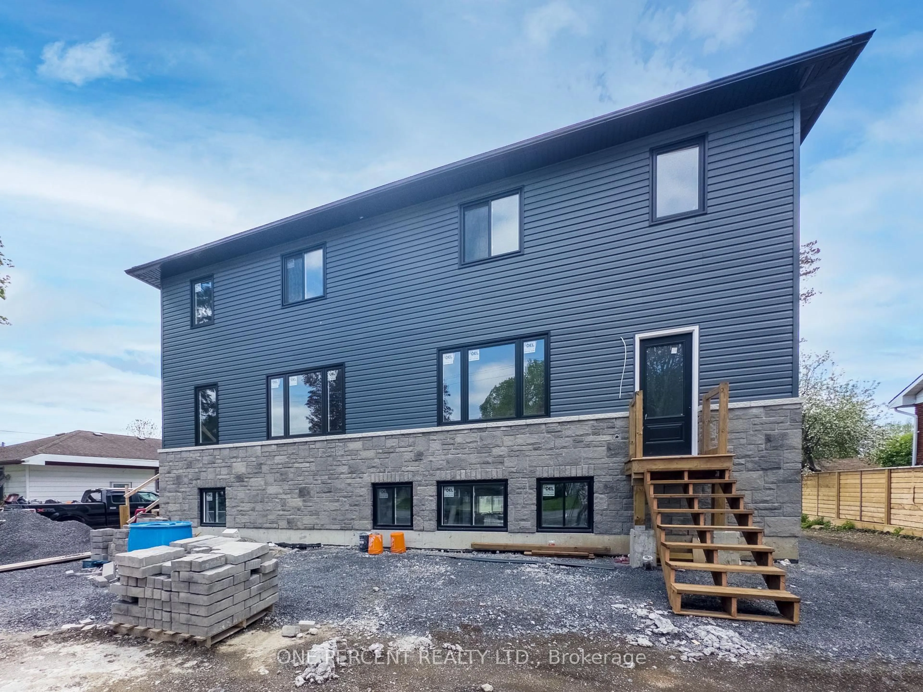 Home with brick exterior material, building for 53 Lakeview Ave, Kingston Ontario K7M 3T4