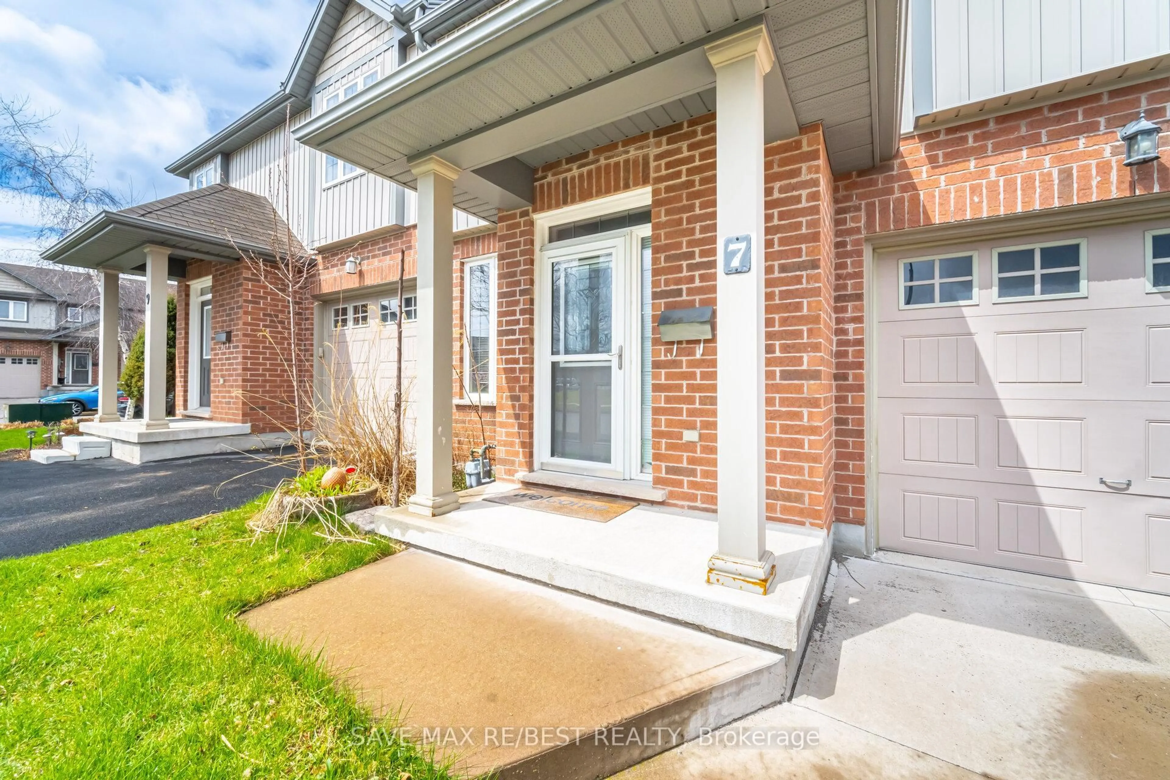 Home with brick exterior material, street for 7 Glory Hill Rd, St. Catharines Ontario L2P 0C7