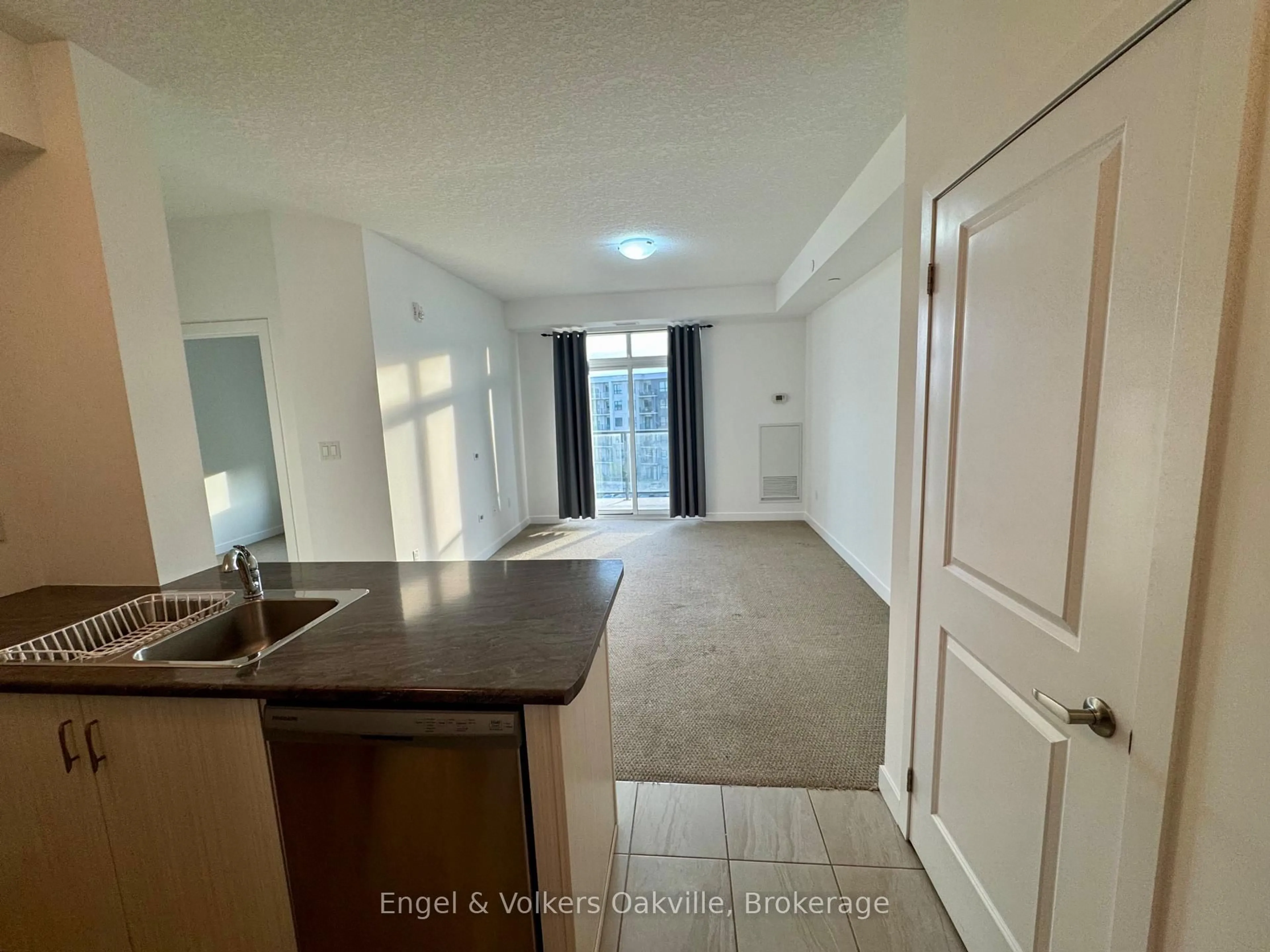 A pic of a room for 101 Shoreview Pl #530, Hamilton Ontario L8E 0K2