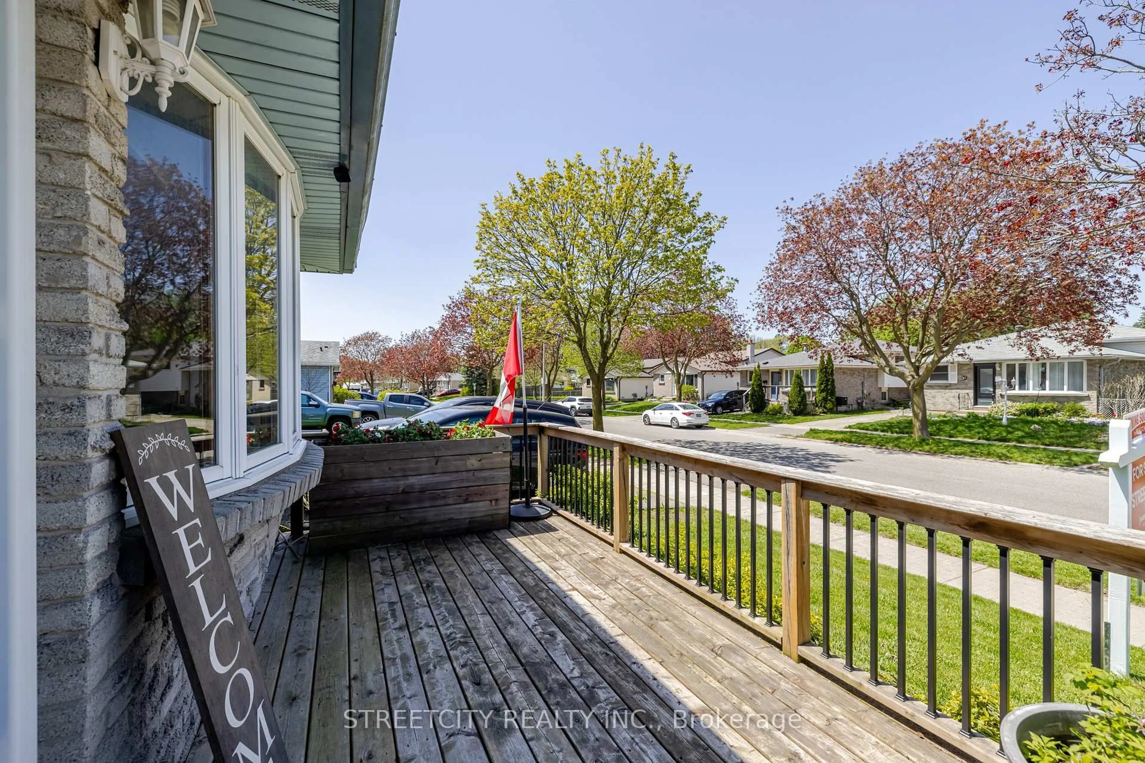 Patio, water/lake/river/ocean view for 34 BRIDLINGTON Rd, London South Ontario N6E 1X4