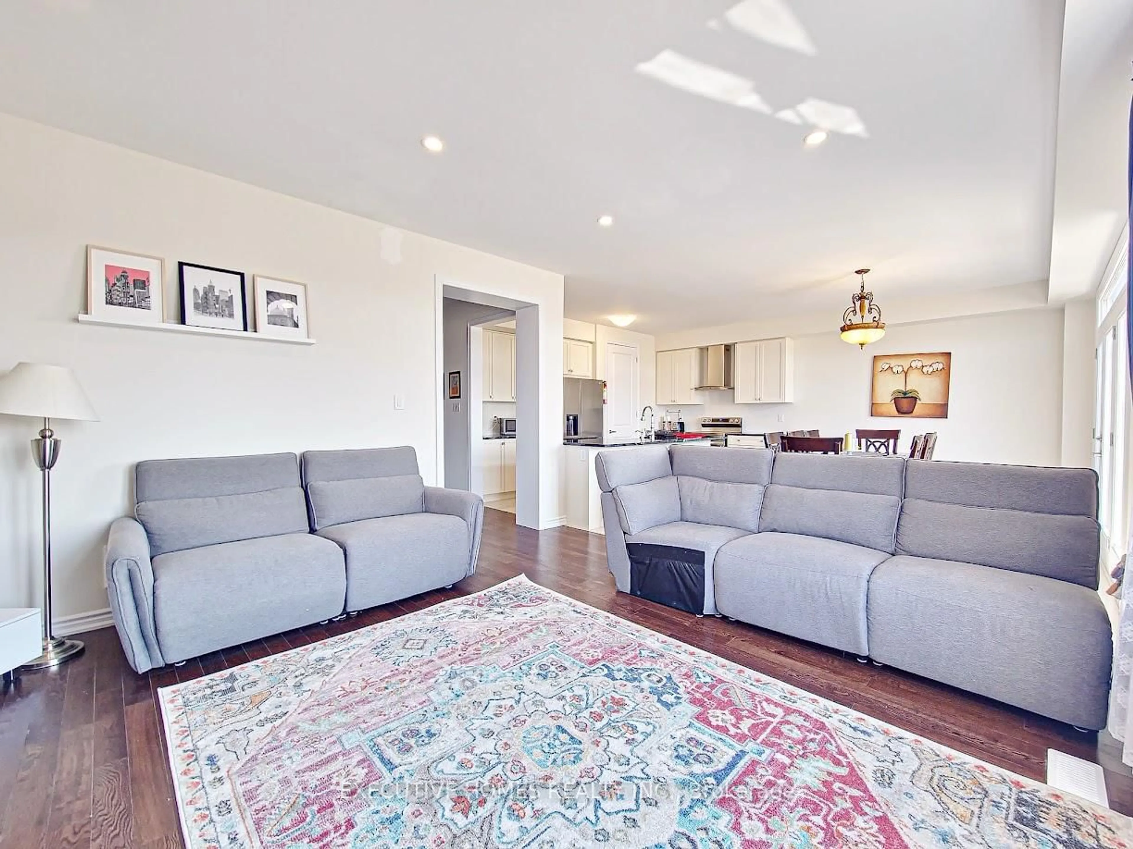 Living room with furniture, unknown for 110 Explorer Way, Thorold Ontario L2V 0K3