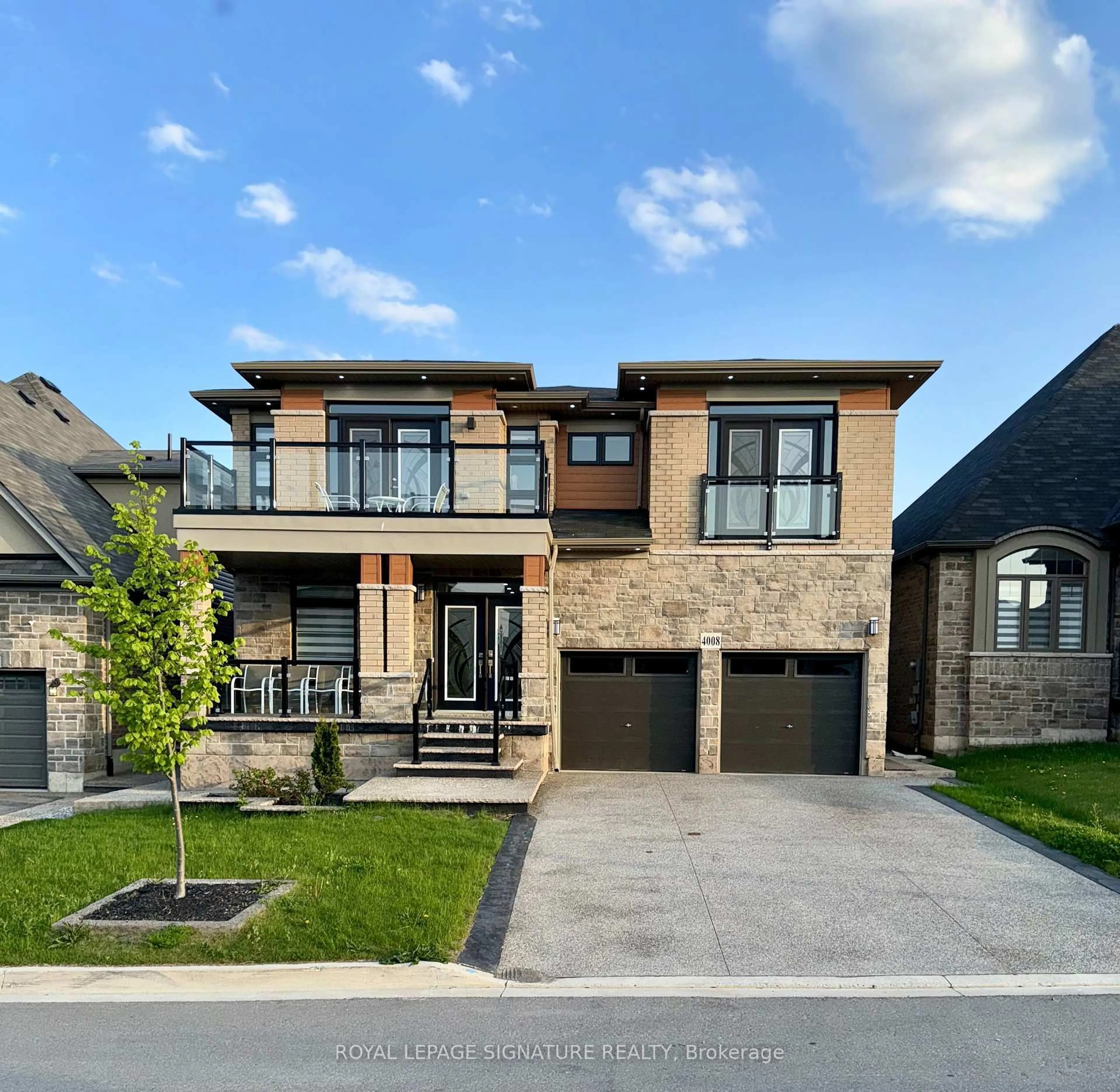 Home with brick exterior material, street for 4008 Highland Park Dr, Lincoln Ontario L3J 0T1