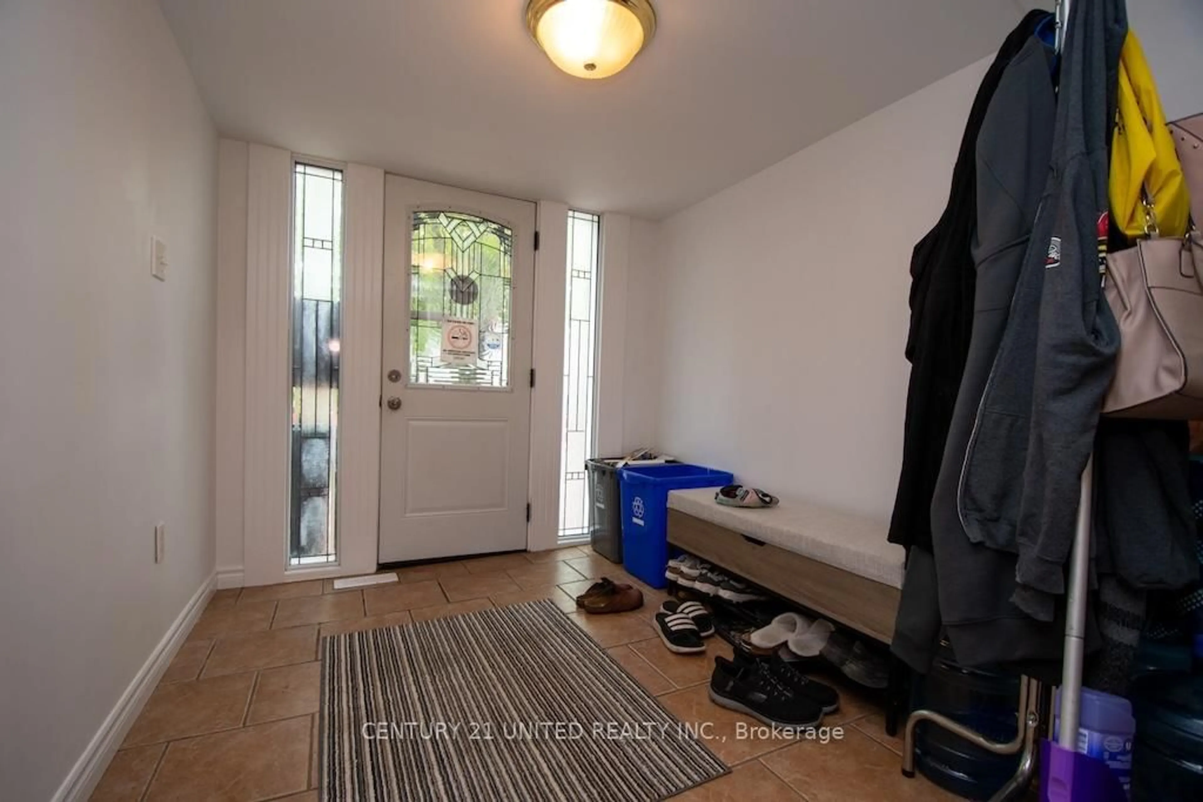 Indoor entryway for 71 Cedar Dr, Trent Hills Ontario K0L 1Y0