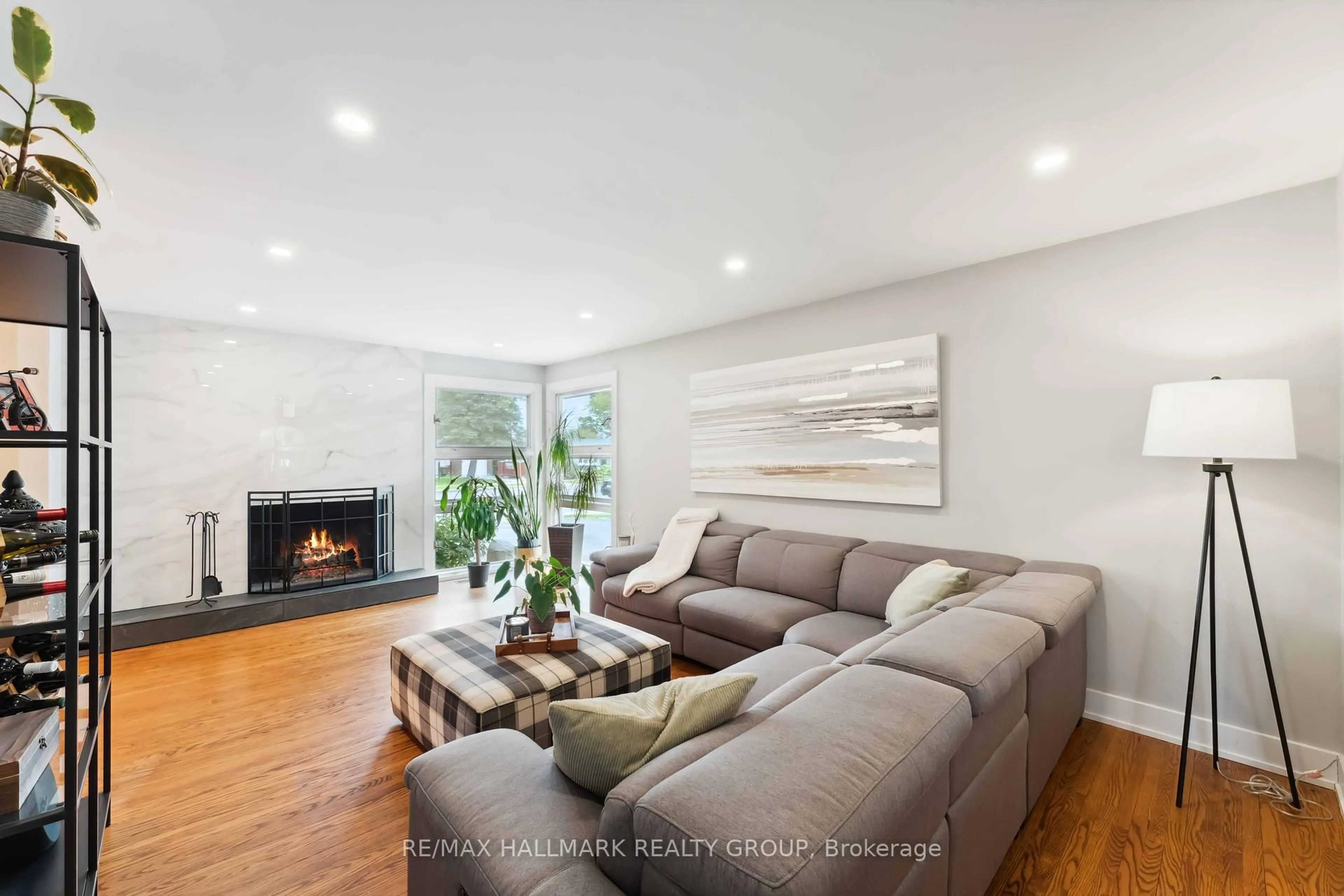 Living room with furniture, unknown for 2425 Ogilvie Rd, Ottawa Ontario K1J 7N3