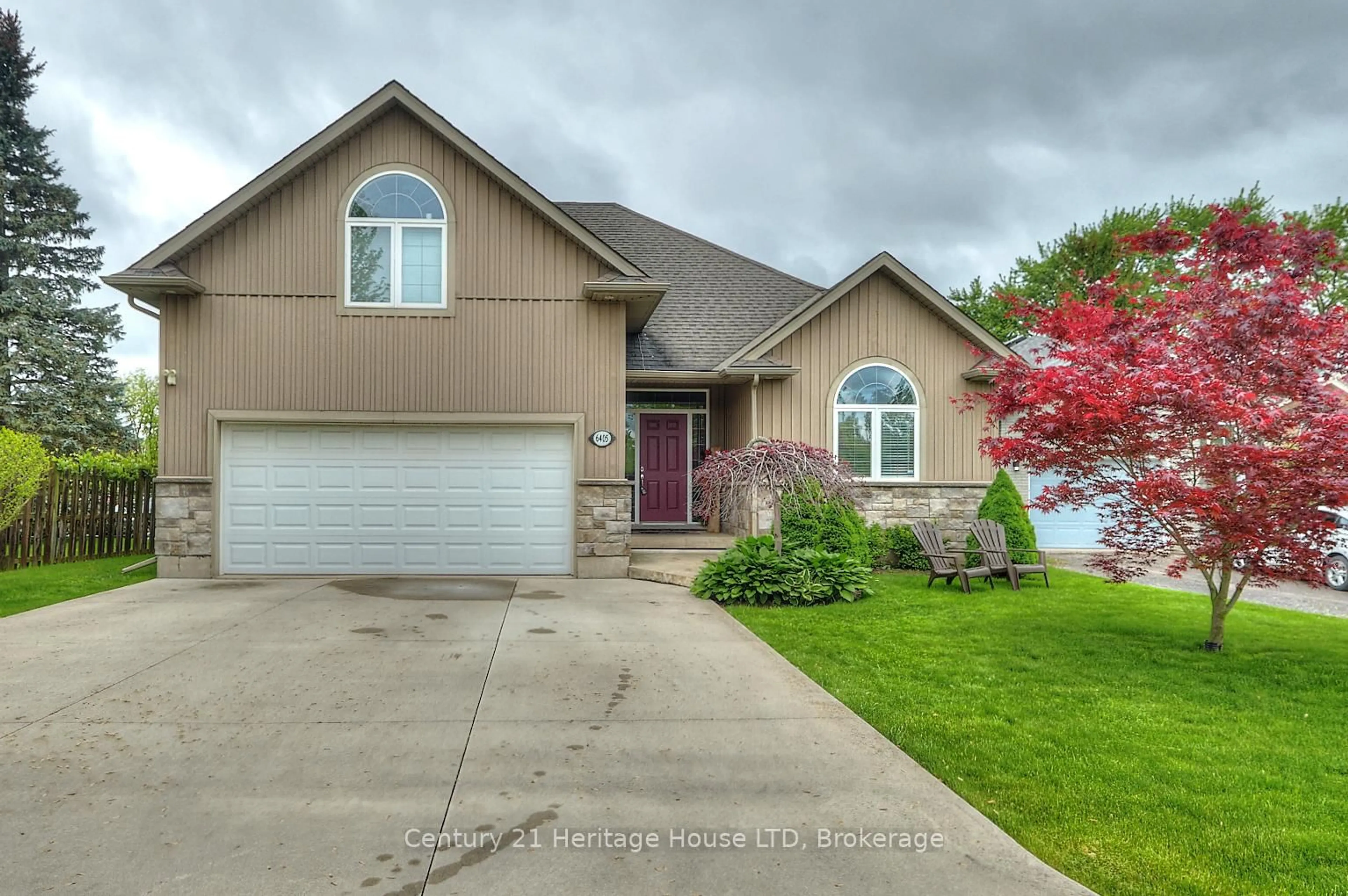 Home with brick exterior material, street for 6405 Graham St, Niagara Falls Ontario L2H 3M6