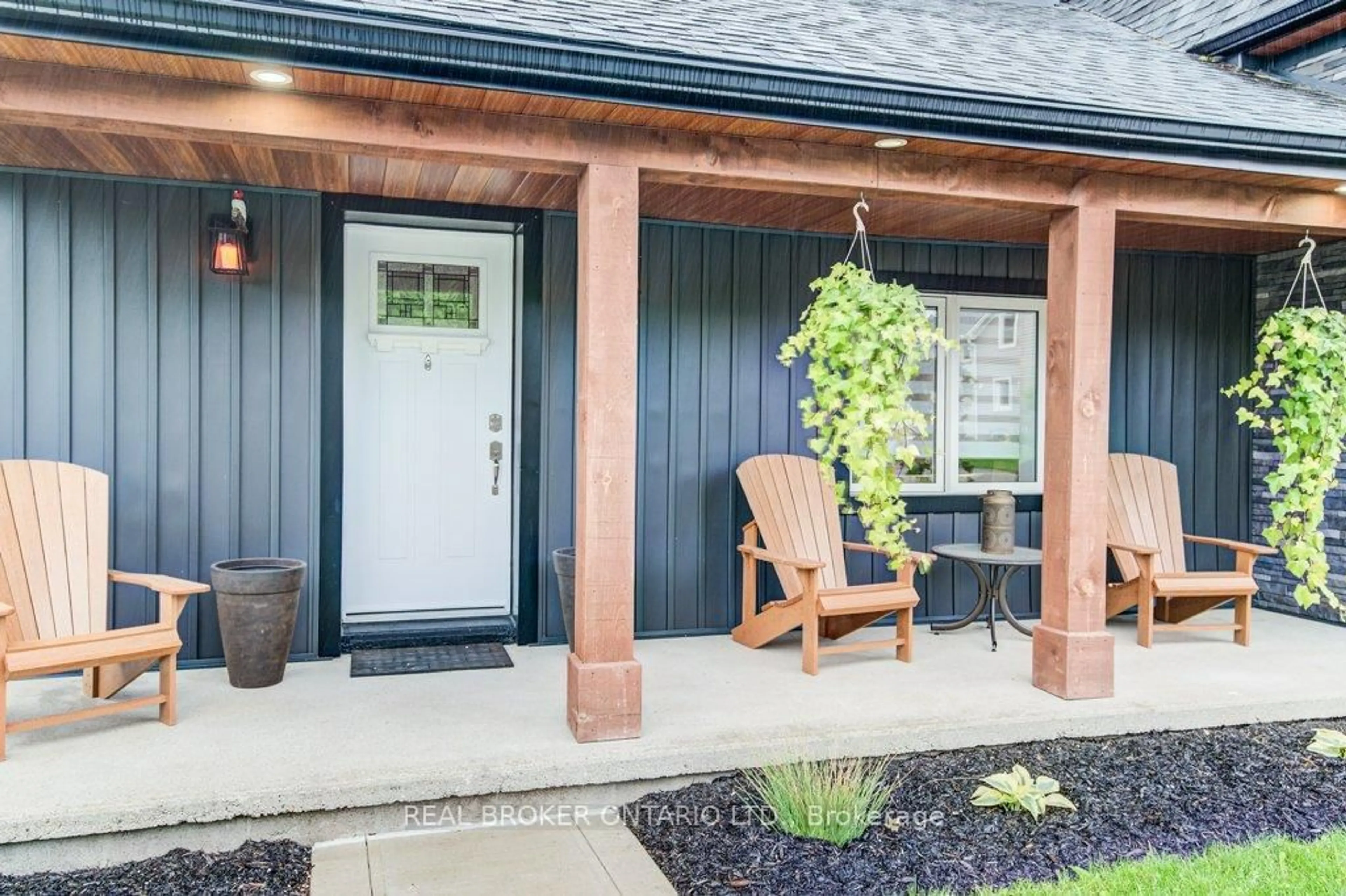 Indoor entryway for 20 David St, Wellesley Ontario N0B 2T0