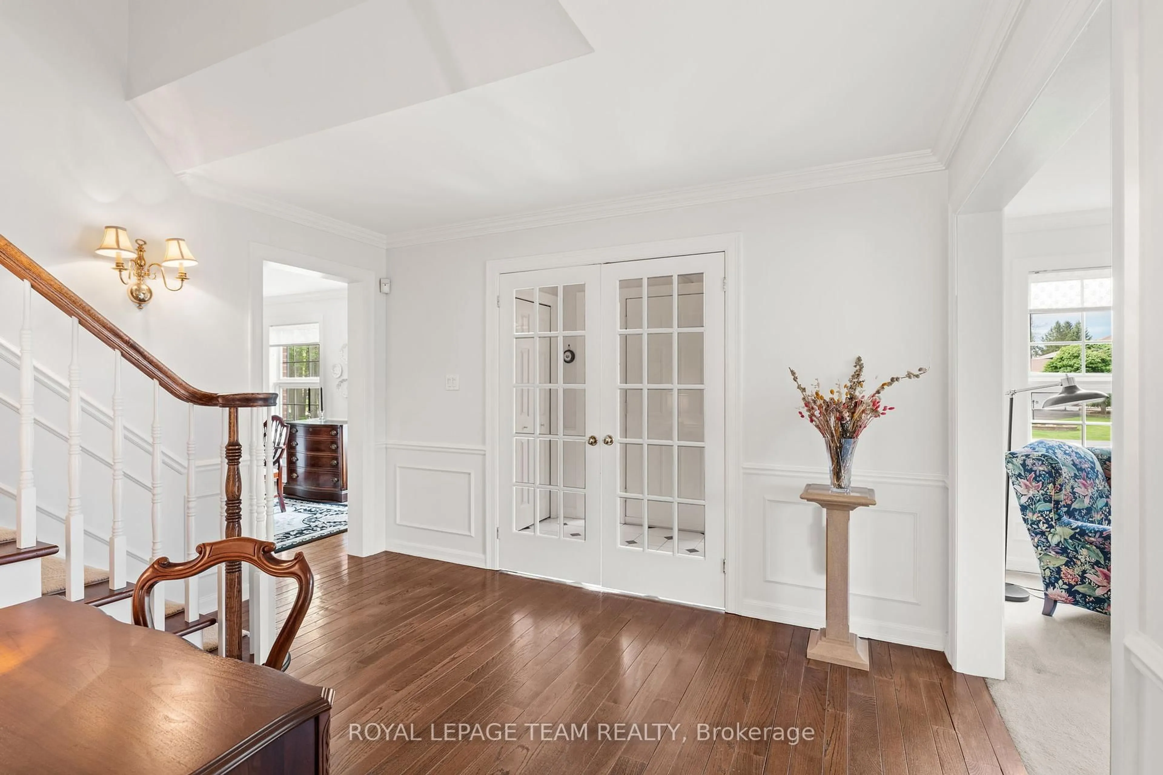 Indoor entryway for 1246 Potter Dr, Ottawa Ontario K4M 1C8