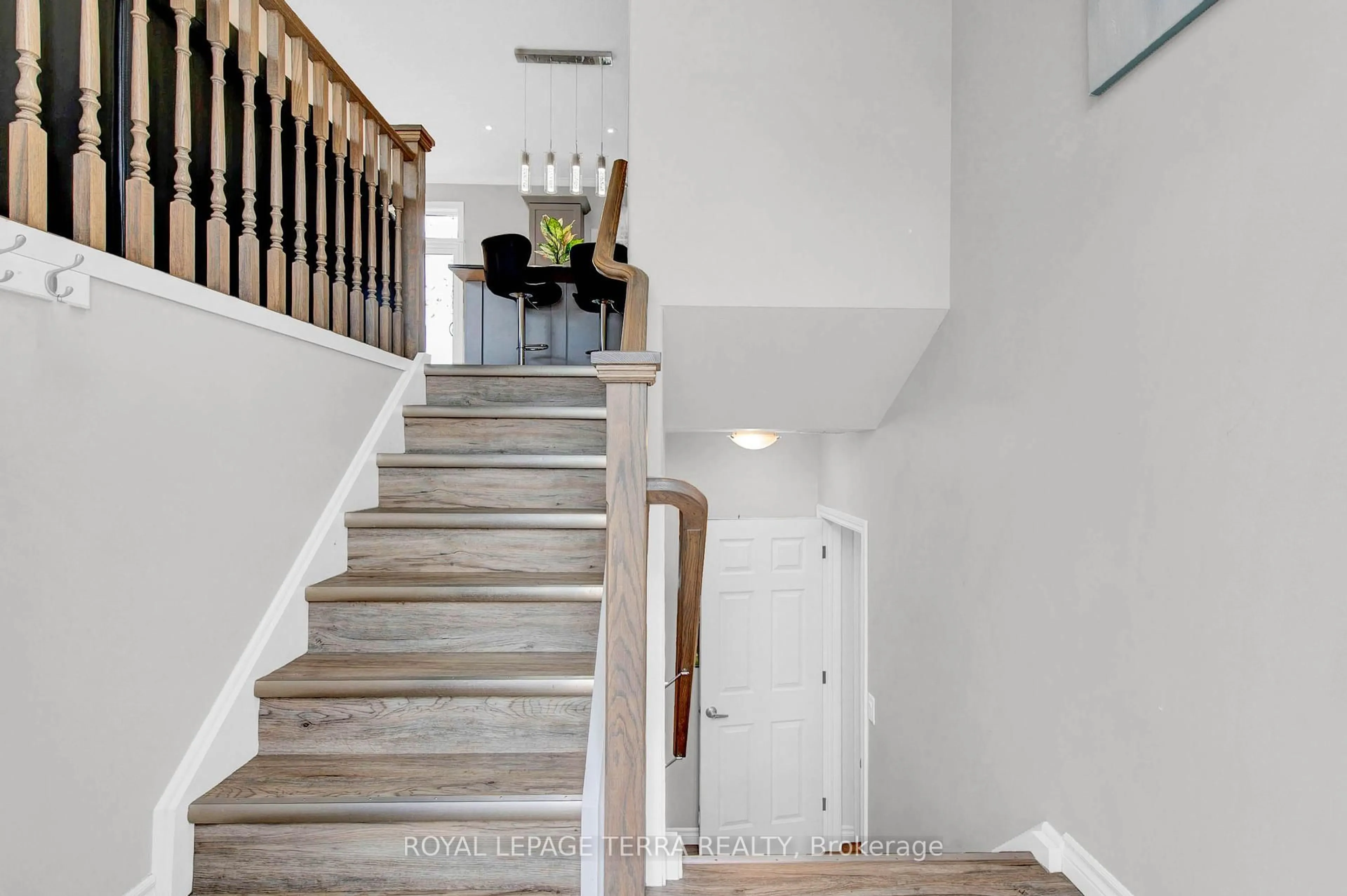 Stairs for 1631 8th Ave, Owen Sound Ontario N4K 3B8