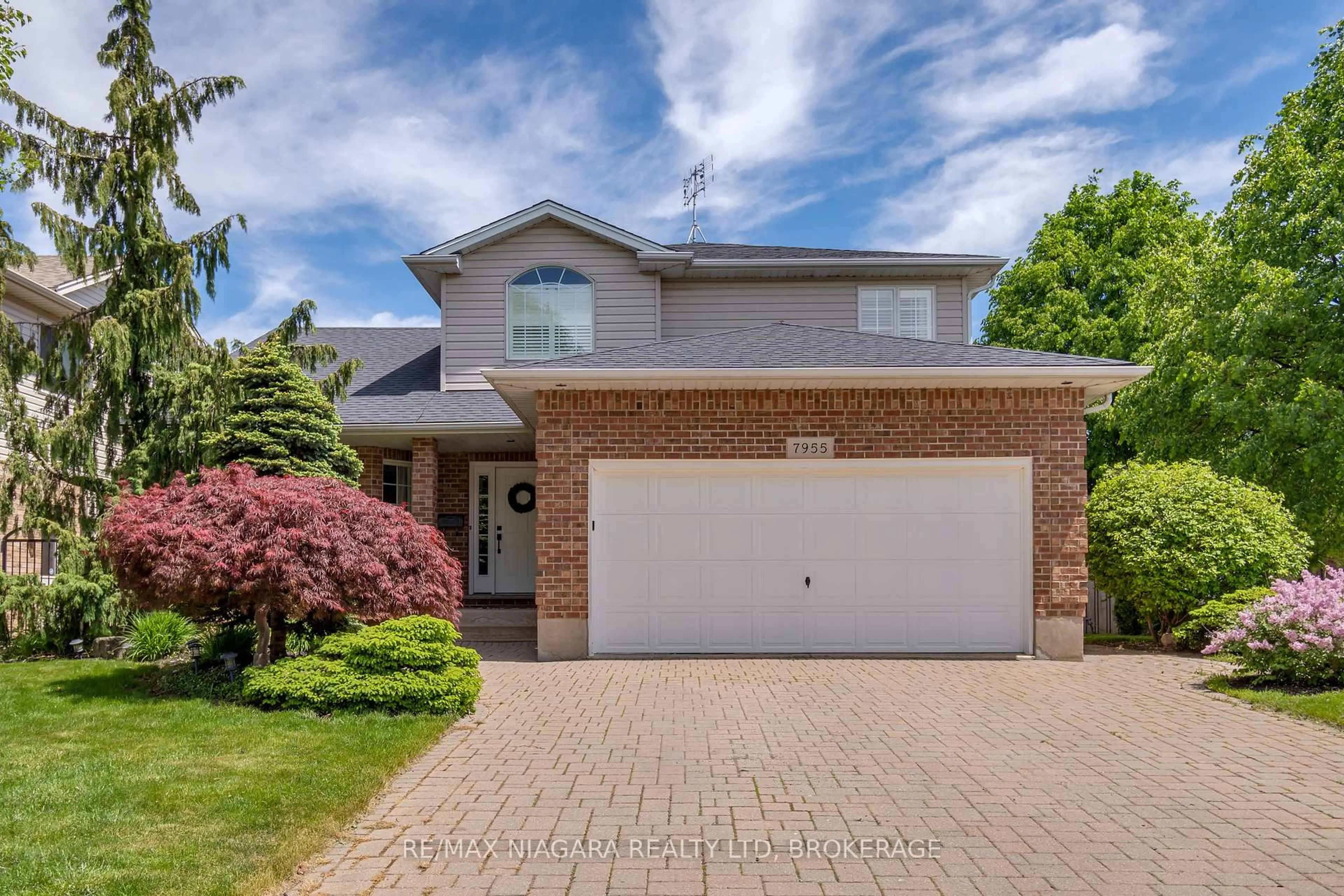 Home with brick exterior material, street for 7955 HARVEST Cres, Niagara Falls Ontario L2H 3G7