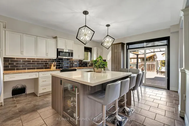 Additional property image - 130 Napoli Dr