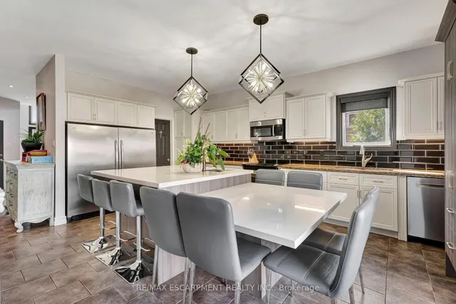 Additional property image - 130 Napoli Dr