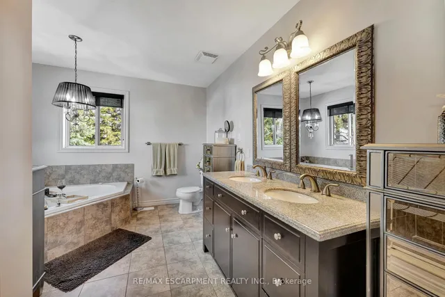 Additional property image - 130 Napoli Dr