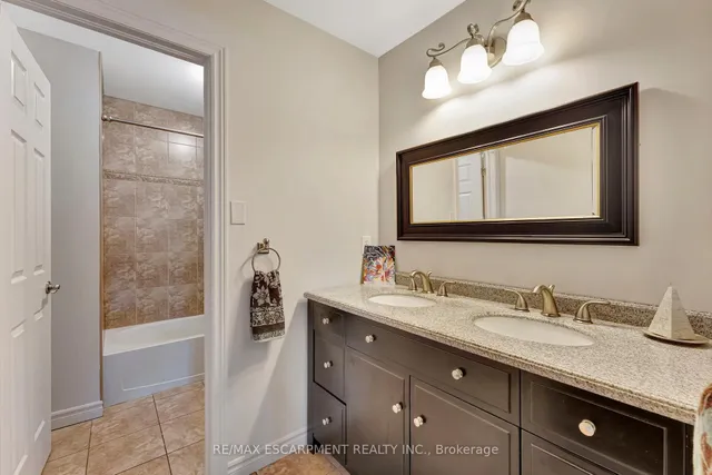 Additional property image - 130 Napoli Dr