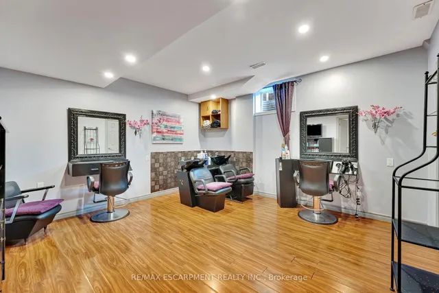 Additional property image - 130 Napoli Dr