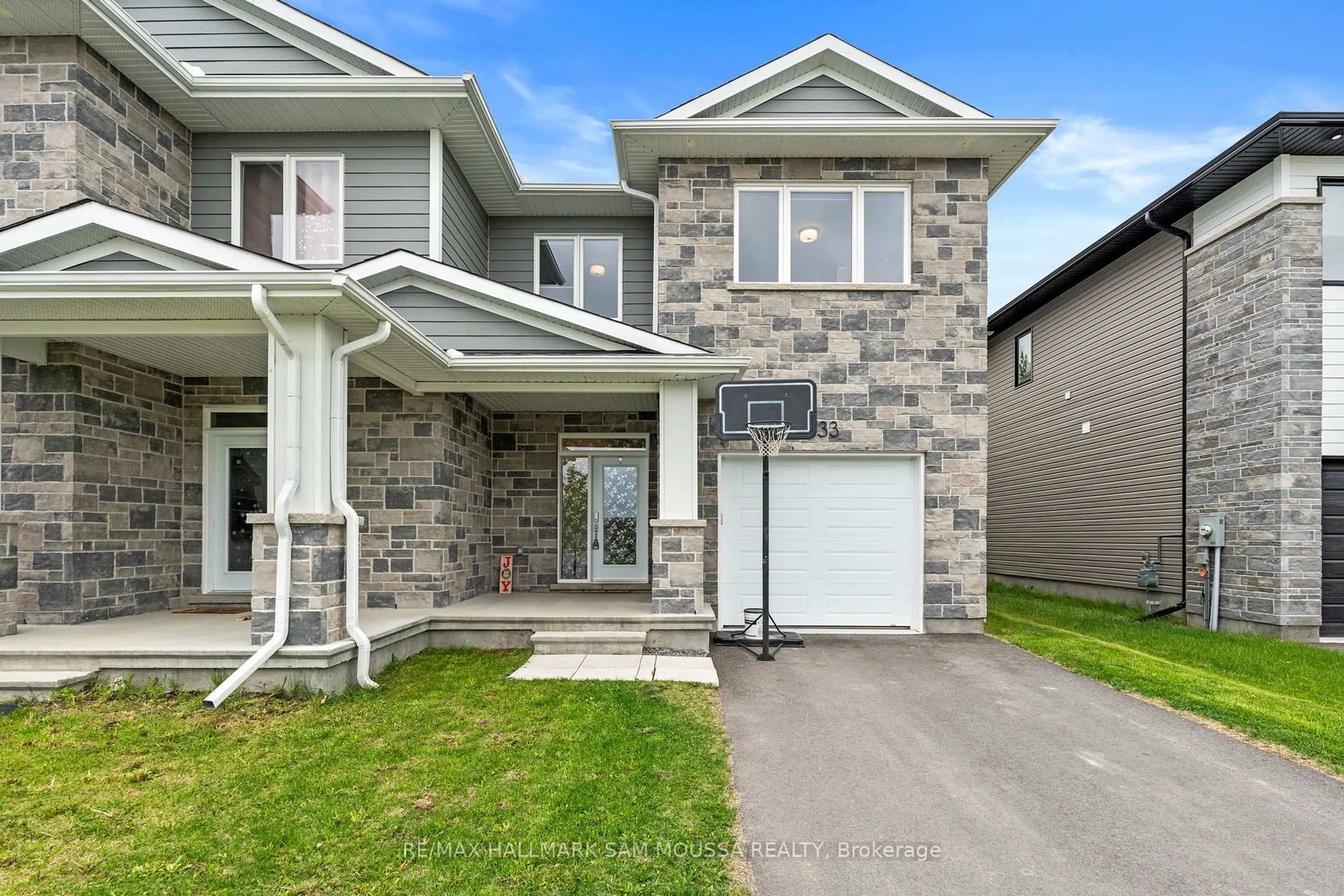 Home with vinyl exterior material, street for 33 Mac Beattie Dr, Arnprior Ontario K7S 0J3