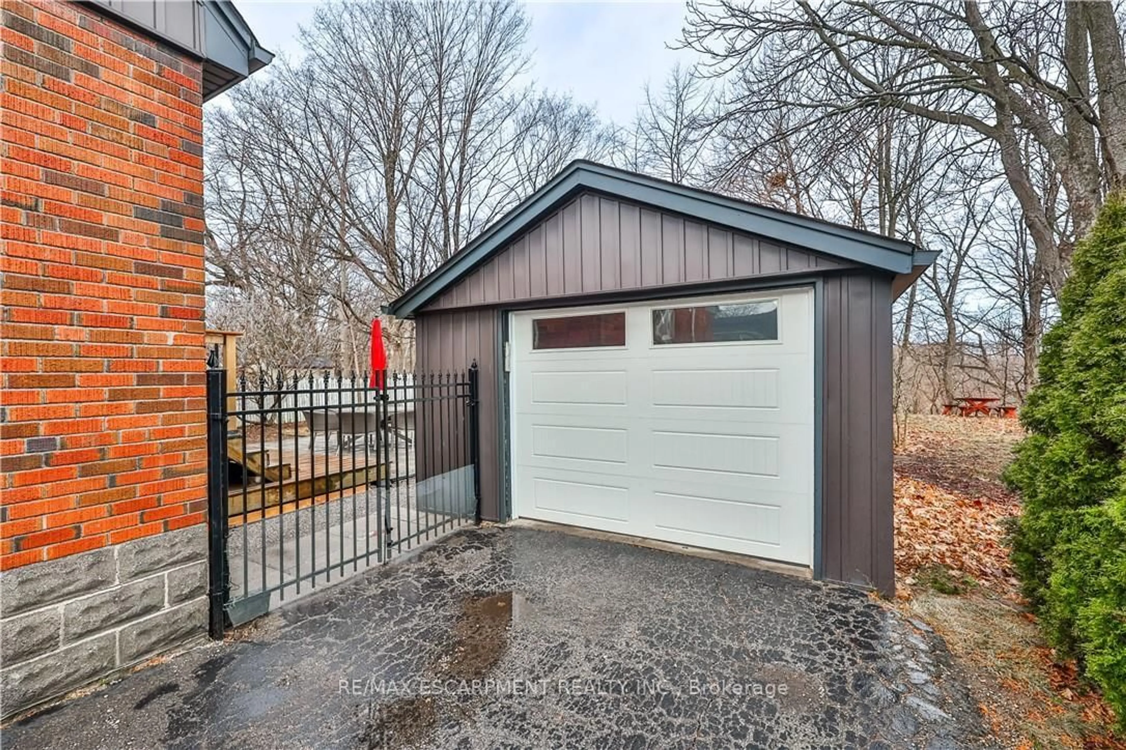 Indoor garage for 60 Galbraith Dr, Hamilton Ontario L8G 1Z9