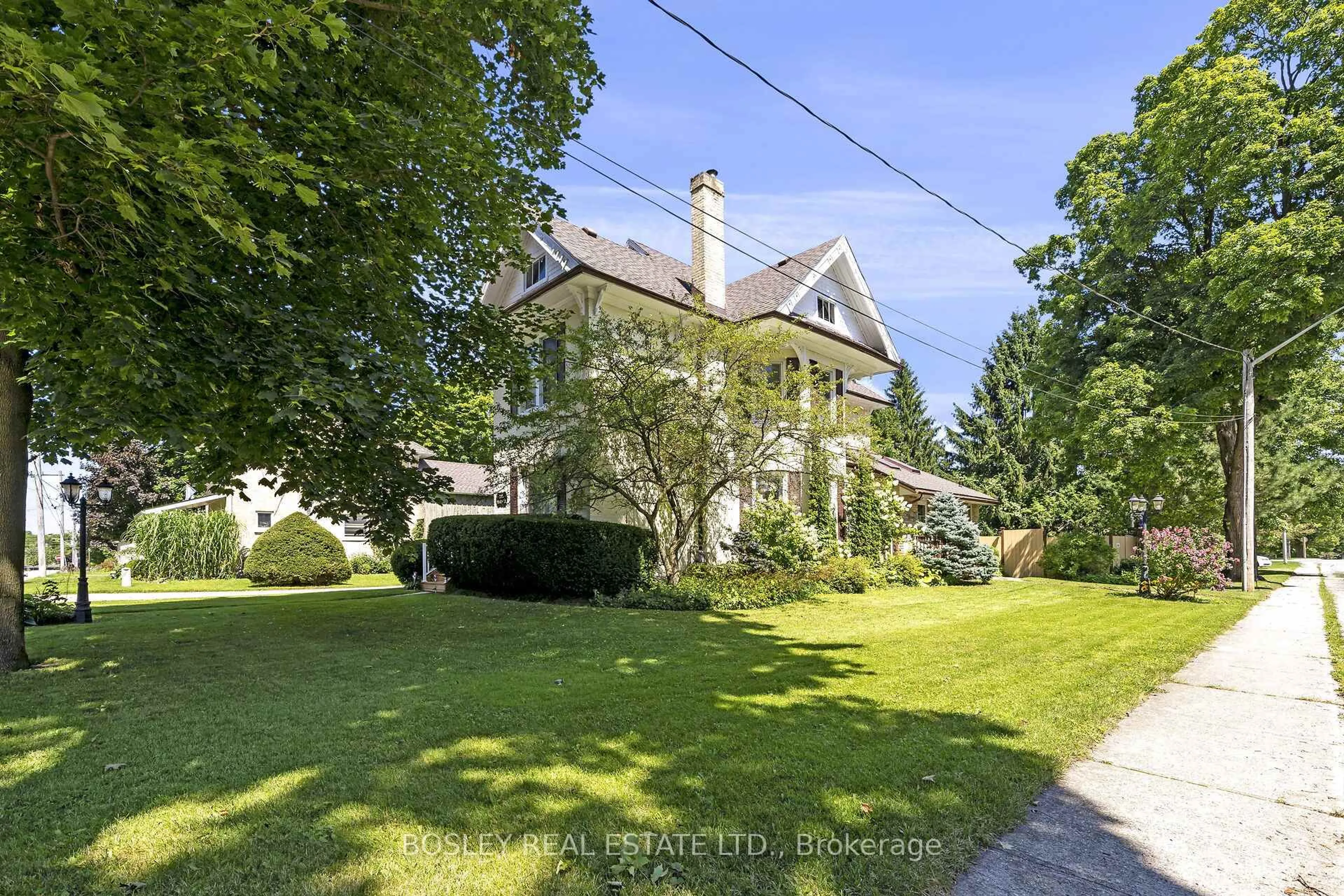 A pic from outside/outdoor area/front of a property/back of a property/a pic from drone, street for 135 Webb St, Minto Ontario N0G 1Z0