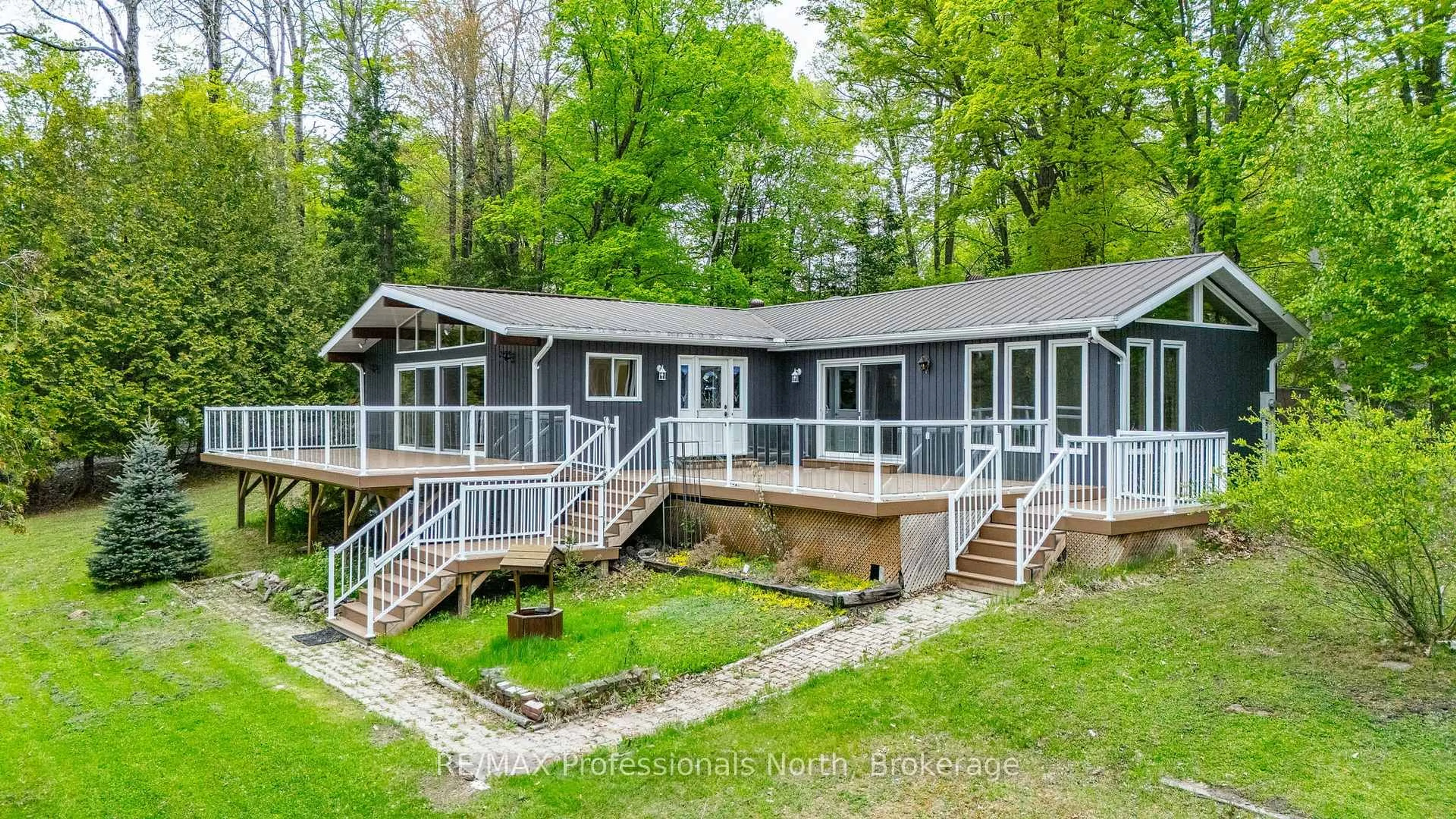 Home with vinyl exterior material, water/lake/river/ocean view for 3539 County Road 21 N/A, Minden Hills Ontario K0M 1S0