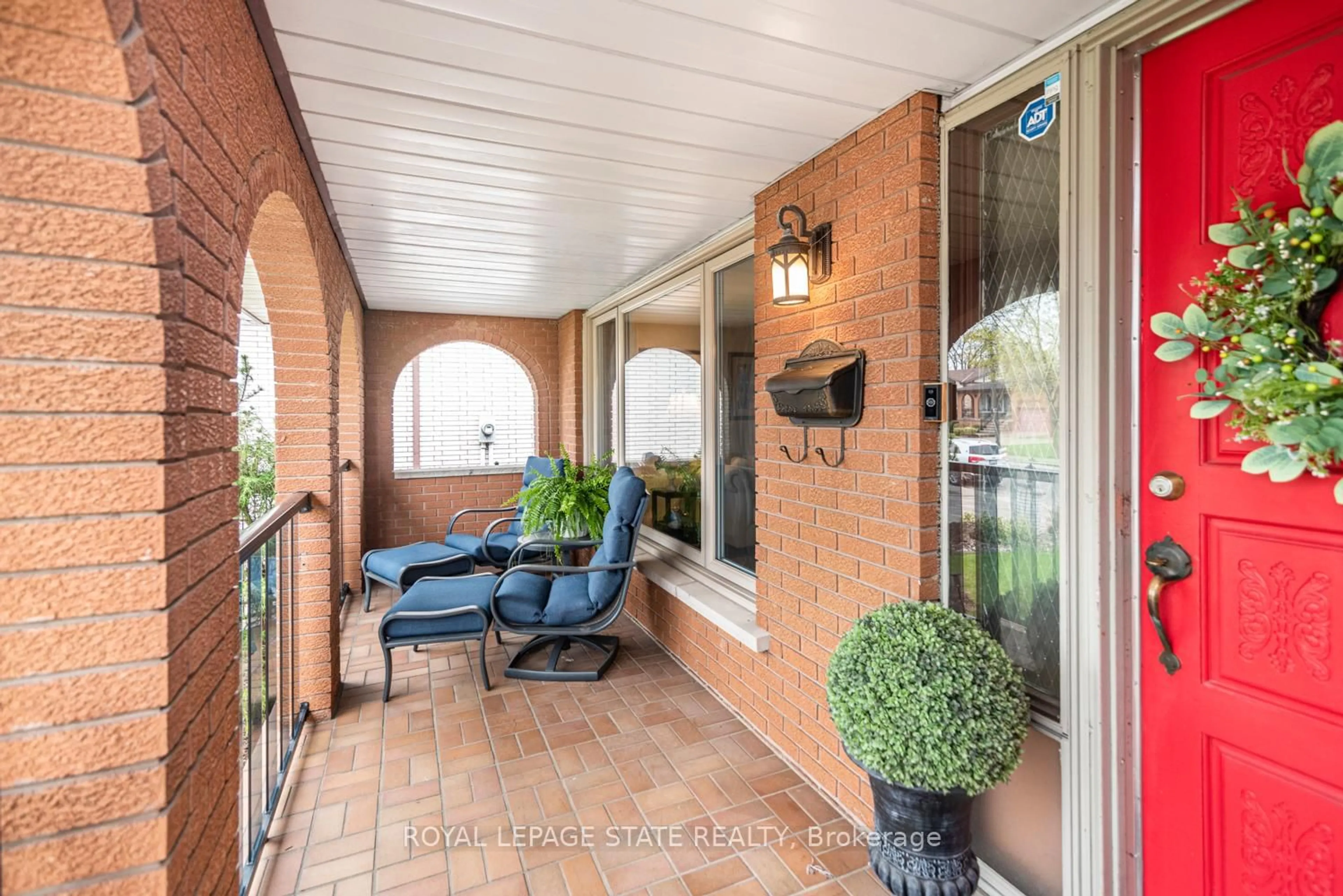 Patio, street for 97 Albion Falls Blvd, Hamilton Ontario L8W 1R4